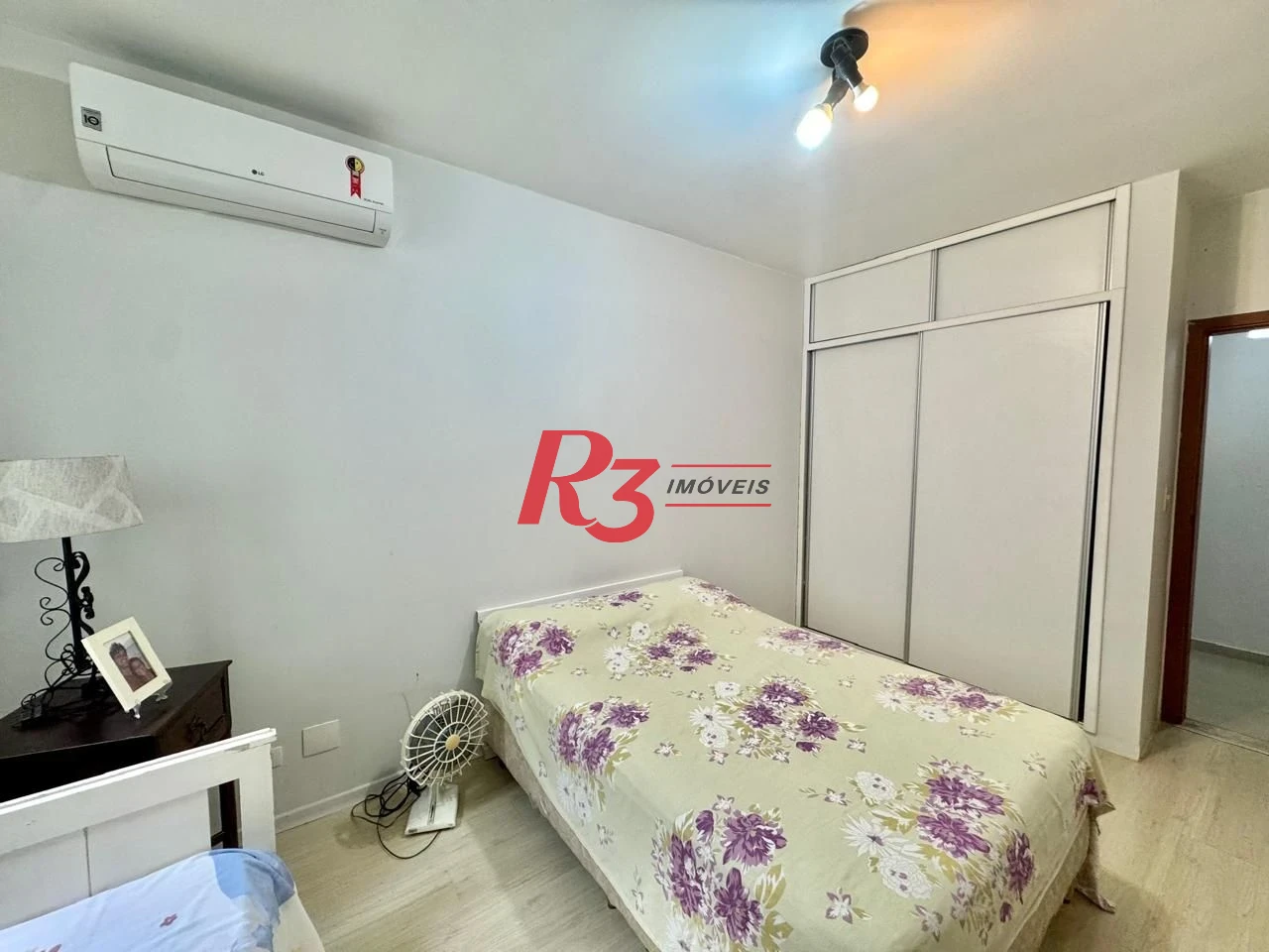Sobrado com 4 dormitórios à venda, 203 m² por R$ 1.500.000,00 - Estuário - Santos/SP