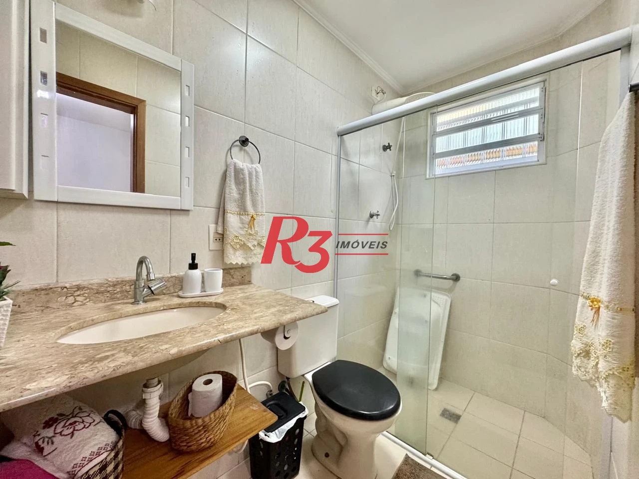 Sobrado com 4 dormitórios à venda, 203 m² por R$ 1.500.000,00 - Estuário - Santos/SP