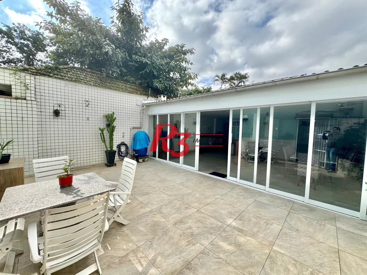 Sobrado com 4 dormitórios à venda, 203 m² por R$ 1.500.000,00 - Estuário - Santos/SP