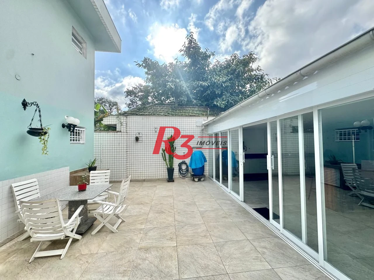 Sobrado com 4 dormitórios à venda, 203 m² por R$ 1.500.000,00 - Estuário - Santos/SP