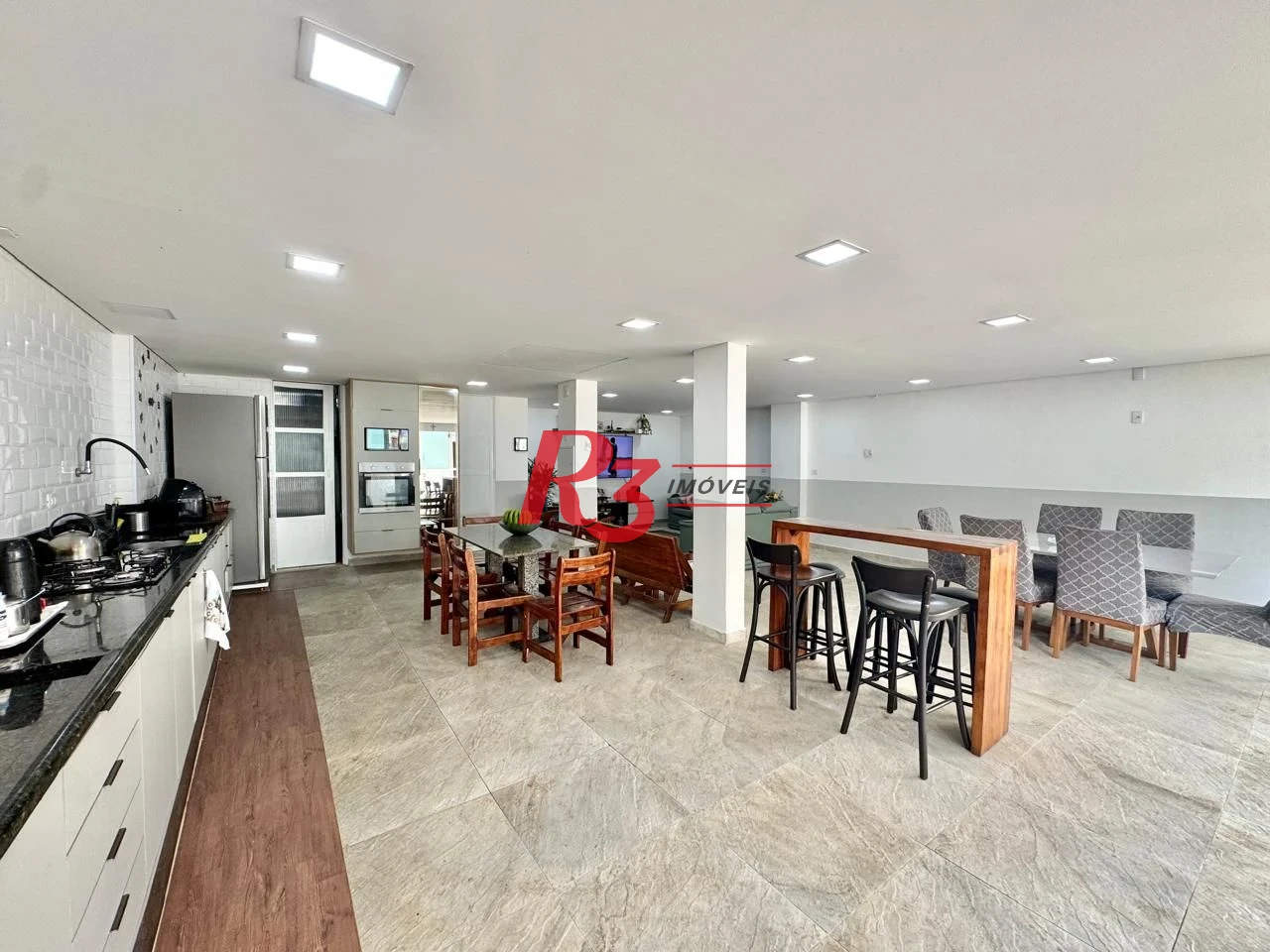Sobrado com 4 dormitórios à venda, 203 m² por R$ 1.500.000,00 - Estuário - Santos/SP