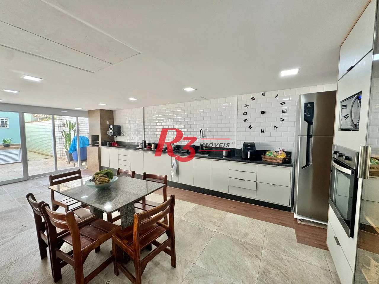 Sobrado com 4 dormitórios à venda, 203 m² por R$ 1.500.000,00 - Estuário - Santos/SP