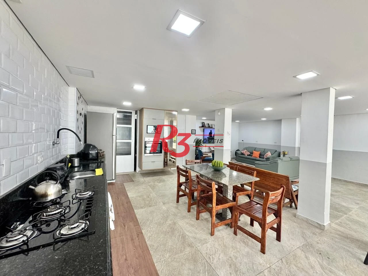Sobrado com 4 dormitórios à venda, 203 m² por R$ 1.500.000,00 - Estuário - Santos/SP