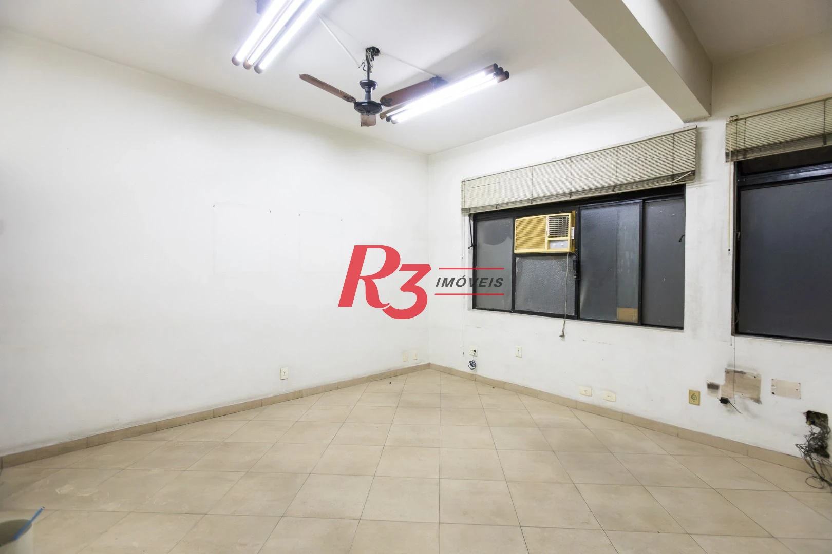 Sala à venda, 50 m² por R$ 470.000,00 - Centro - Santos/SP