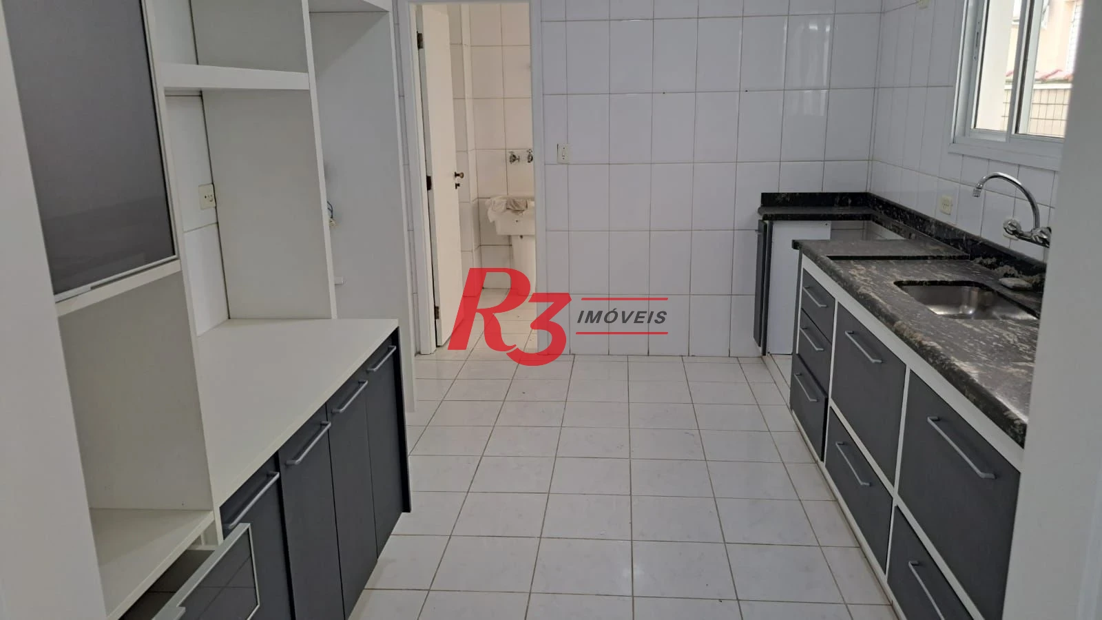 Casa com 5 dormitórios à venda, 263 m² por R$ 2.300.000,00 - Ponta da Praia - Santos/SP