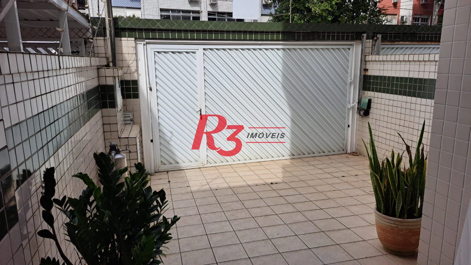 Casa com 5 dormitórios à venda, 263 m² por R$ 2.300.000,00 - Ponta da Praia - Santos/SP