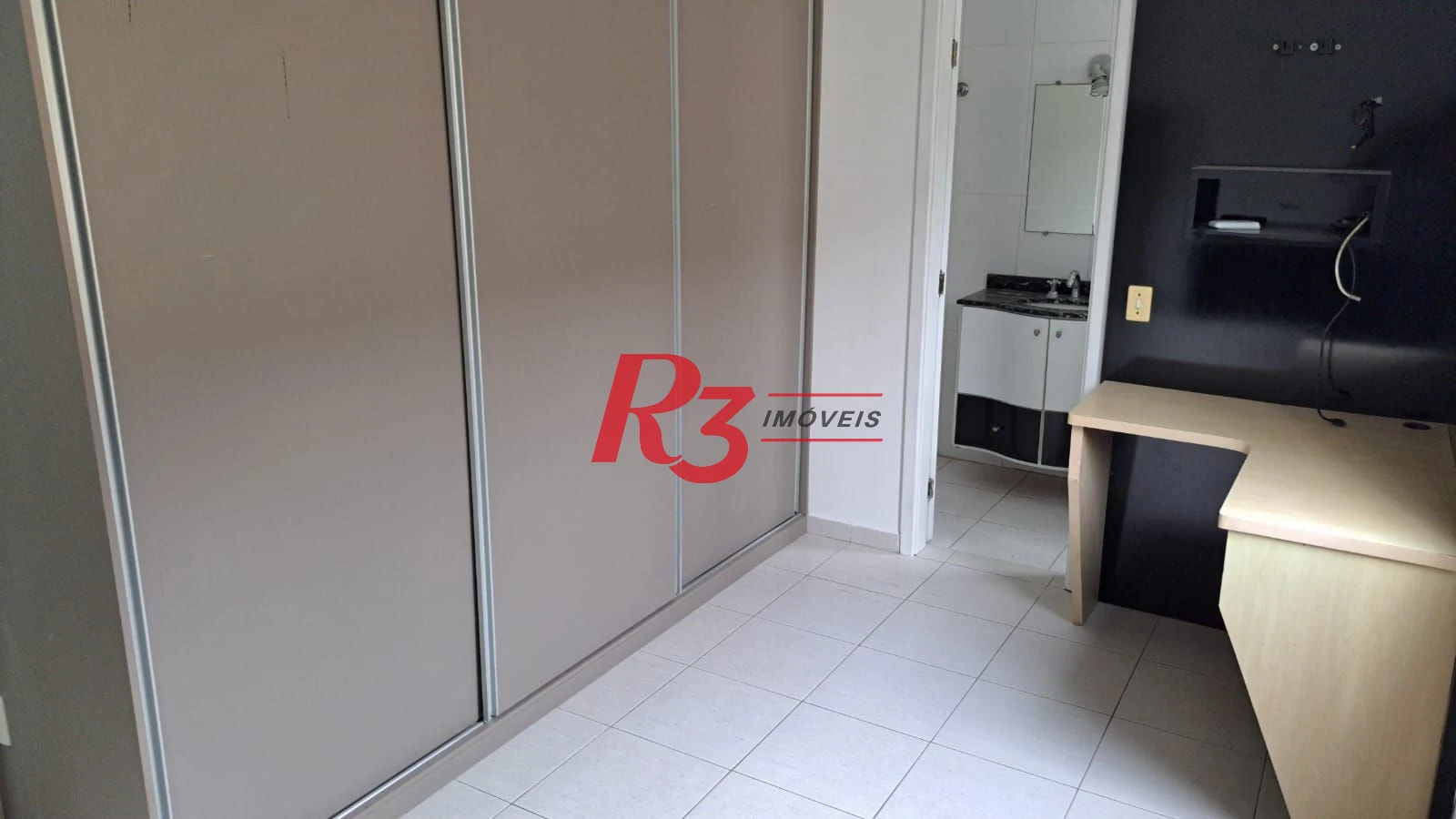 Casa com 5 dormitórios à venda, 263 m² por R$ 2.300.000,00 - Ponta da Praia - Santos/SP