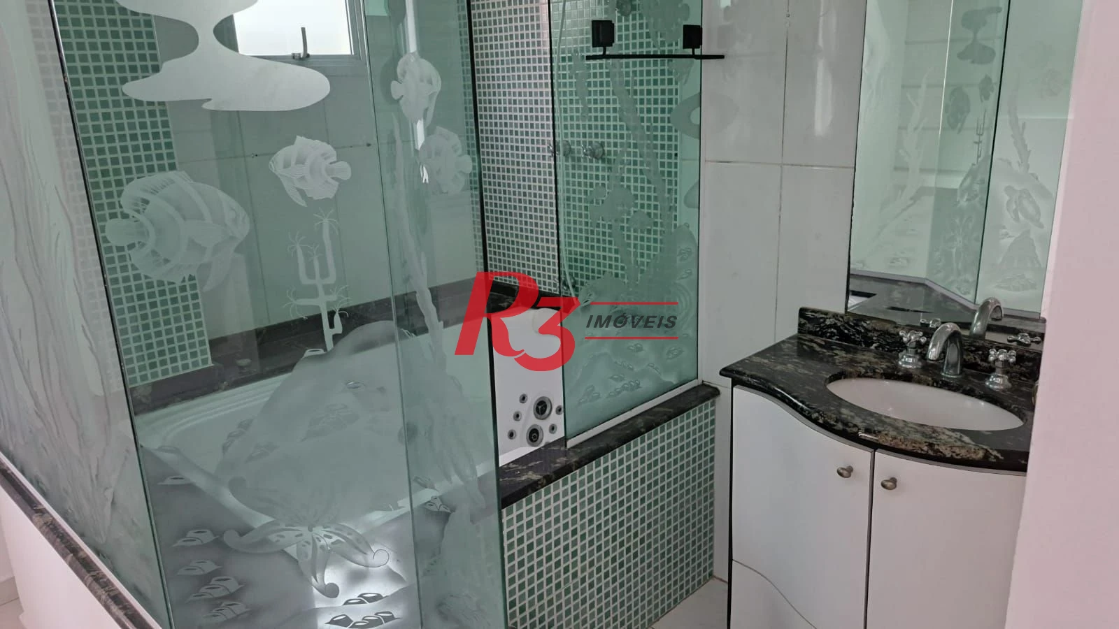Casa com 5 dormitórios à venda, 263 m² por R$ 2.300.000,00 - Ponta da Praia - Santos/SP