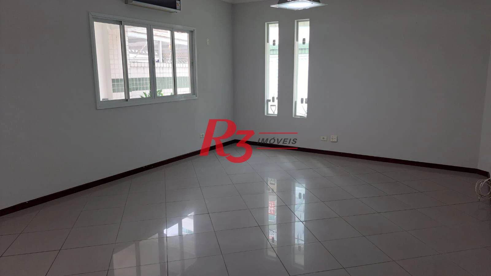 Casa com 5 dormitórios à venda, 263 m² por R$ 2.300.000,00 - Ponta da Praia - Santos/SP