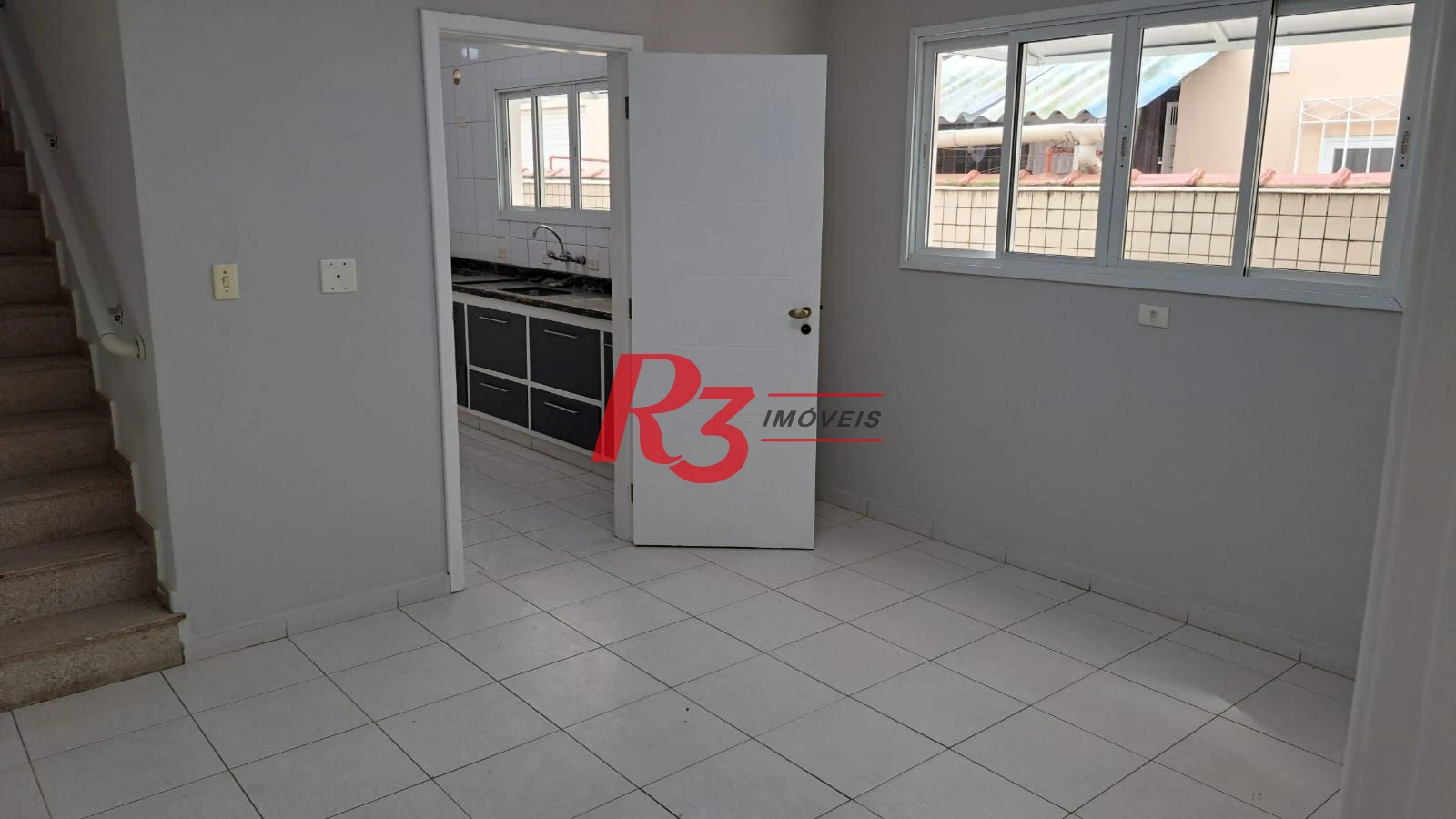 Casa com 5 dormitórios à venda, 263 m² por R$ 2.300.000,00 - Ponta da Praia - Santos/SP