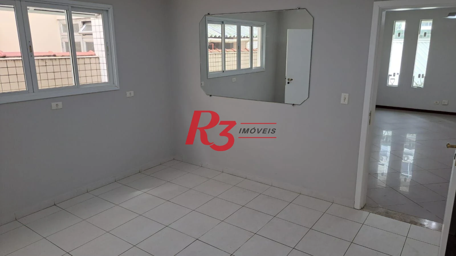 Casa com 5 dormitórios à venda, 263 m² por R$ 2.300.000,00 - Ponta da Praia - Santos/SP
