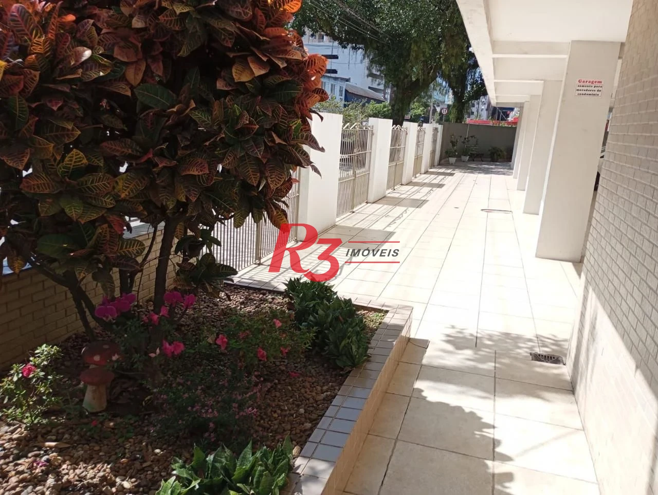 Apartamento com 2 dormitórios à venda, 75 m² por R$ 500.000,00 - Encruzilhada - Santos/SP