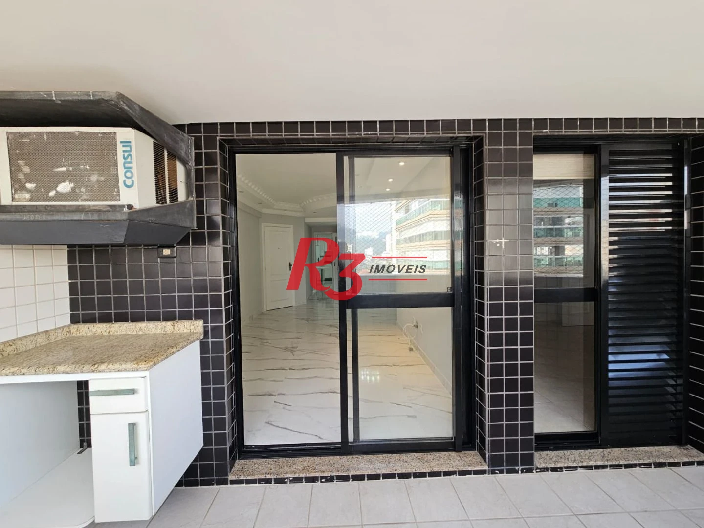 Apartamento com 3 dormitórios à venda, 122 m² por R$ 1.250.000,00 - Pompéia - Santos/SP