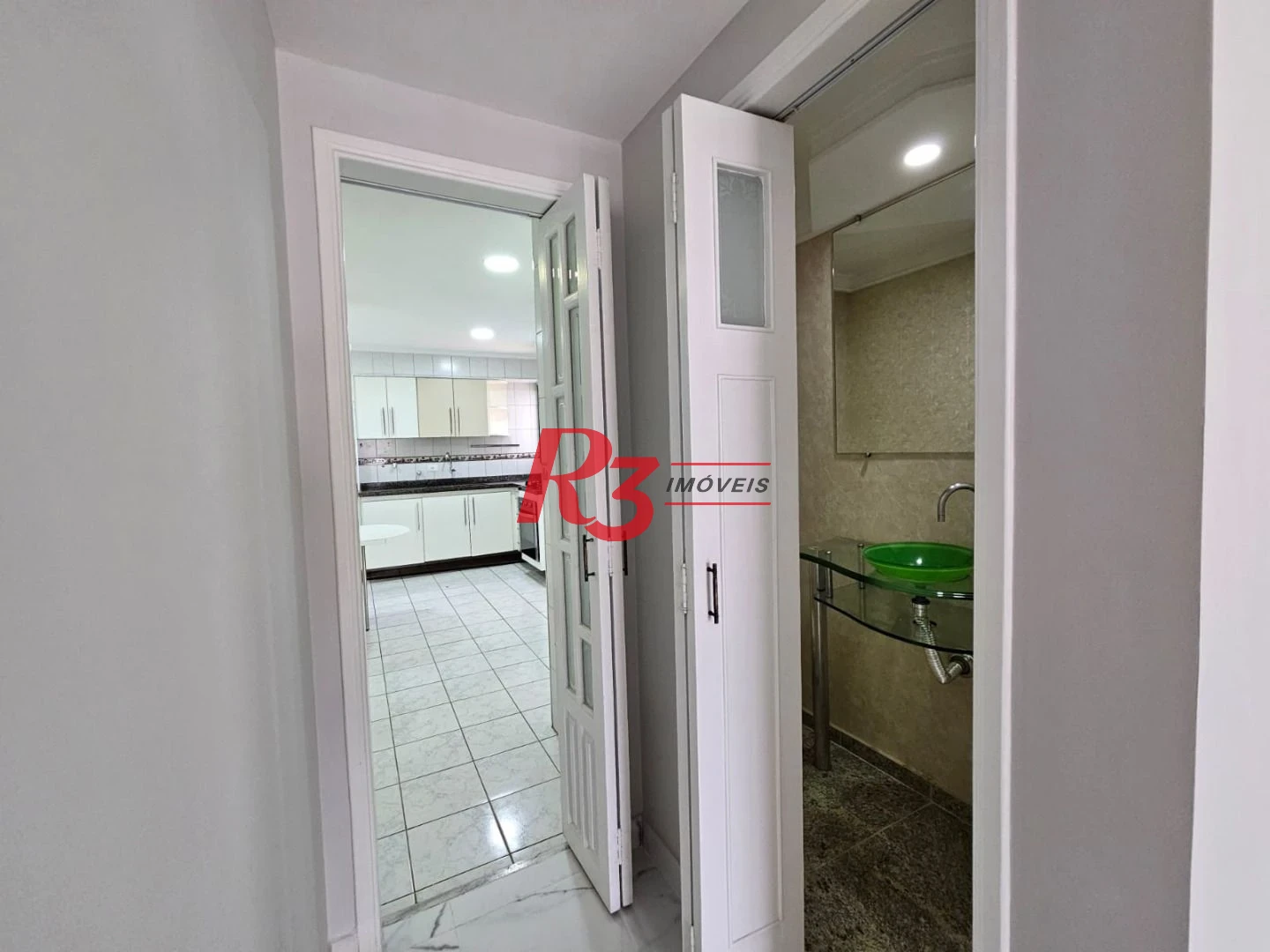 Apartamento com 3 dormitórios à venda, 122 m² por R$ 1.250.000,00 - Pompéia - Santos/SP