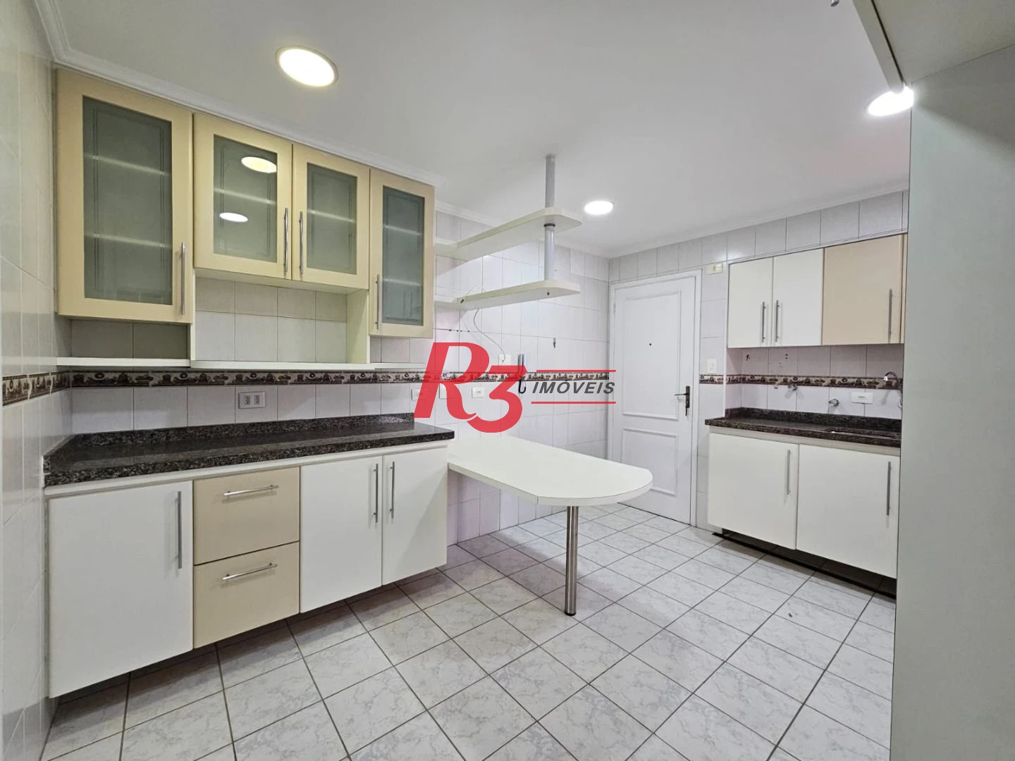 Apartamento com 3 dormitórios à venda, 122 m² por R$ 1.250.000,00 - Pompéia - Santos/SP