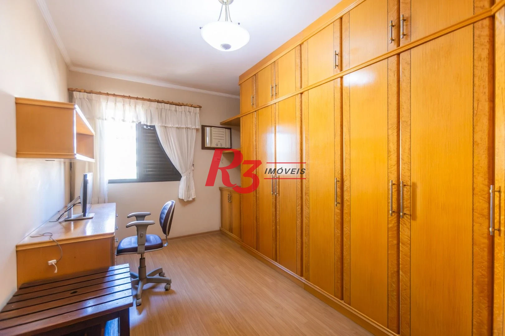 Apartamento com 2 dormitórios à venda, 173 m² por R$ 1.650.000,00 - Embaré - Santos/SP
