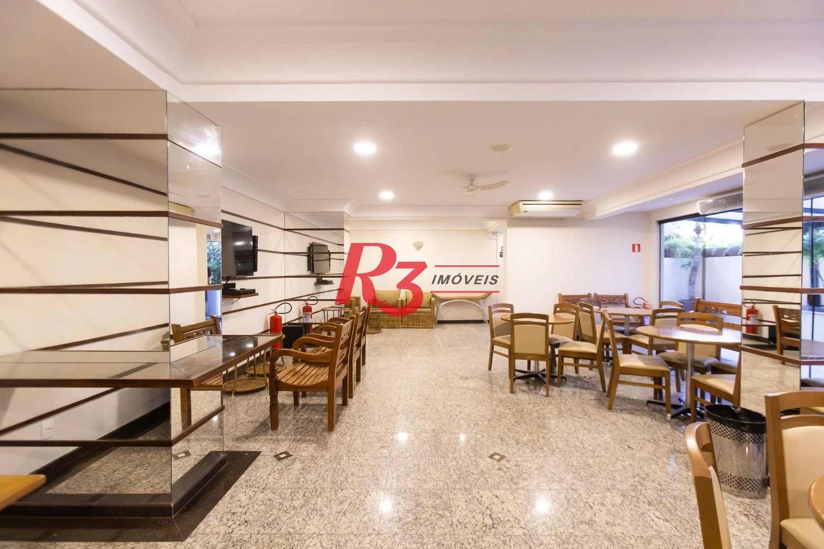 Apartamento com 2 dormitórios à venda, 173 m² por R$ 1.650.000,00 - Embaré - Santos/SP