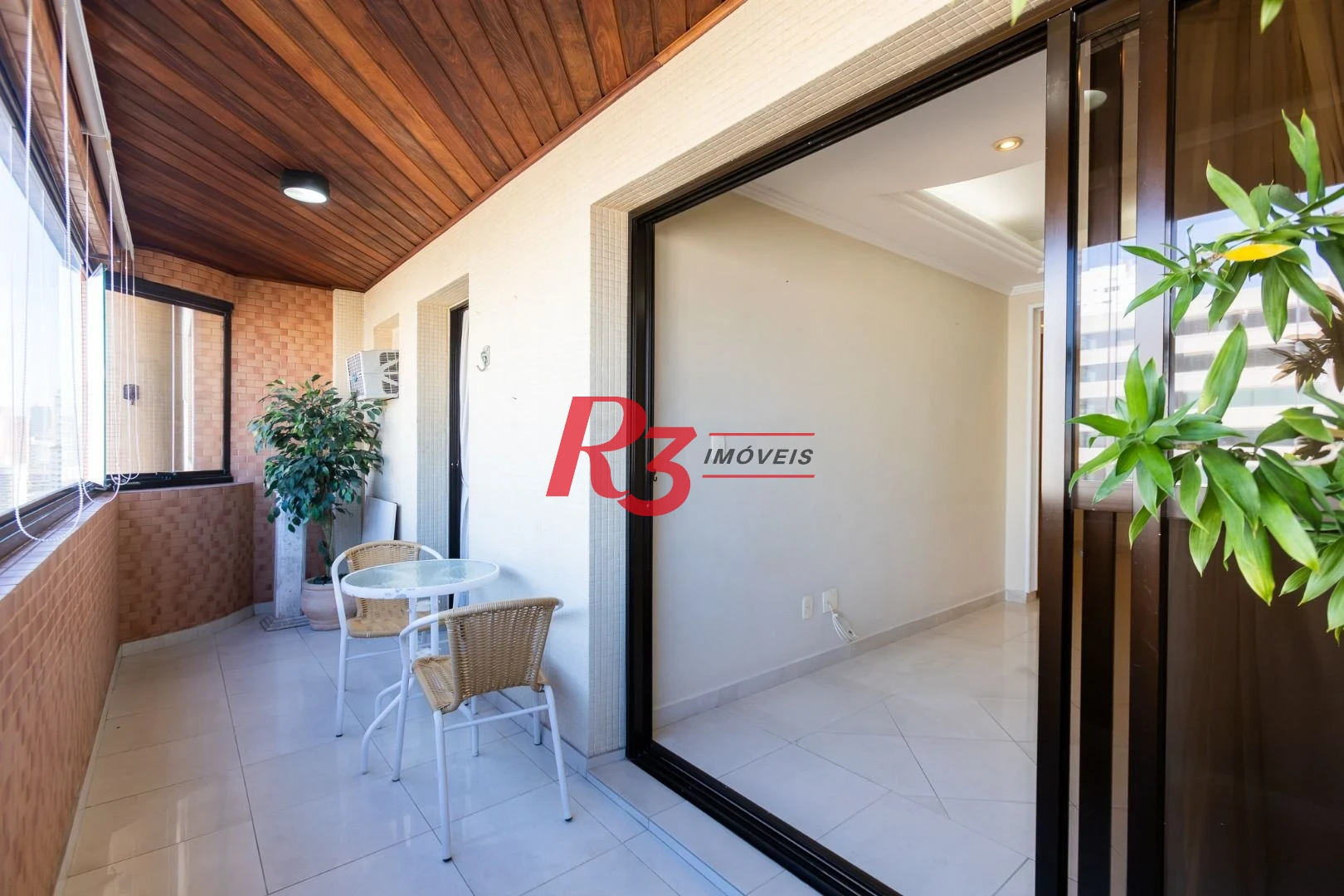Apartamento com 2 dormitórios à venda, 173 m² por R$ 1.650.000,00 - Embaré - Santos/SP