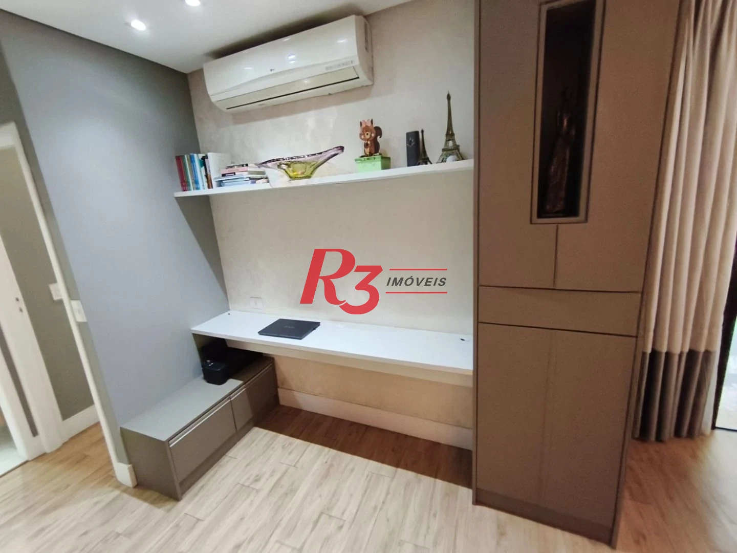 Apartamento com 2 dormitórios à venda, 82 m² por R$ 700.000,00 - Itararé - São Vicente/SP