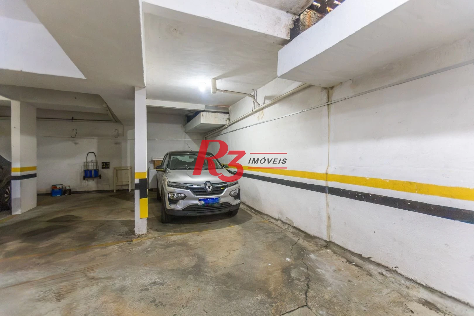 Cobertura com 2 suítes PORTEIRA FECHADA  Embaré - Santos/SP