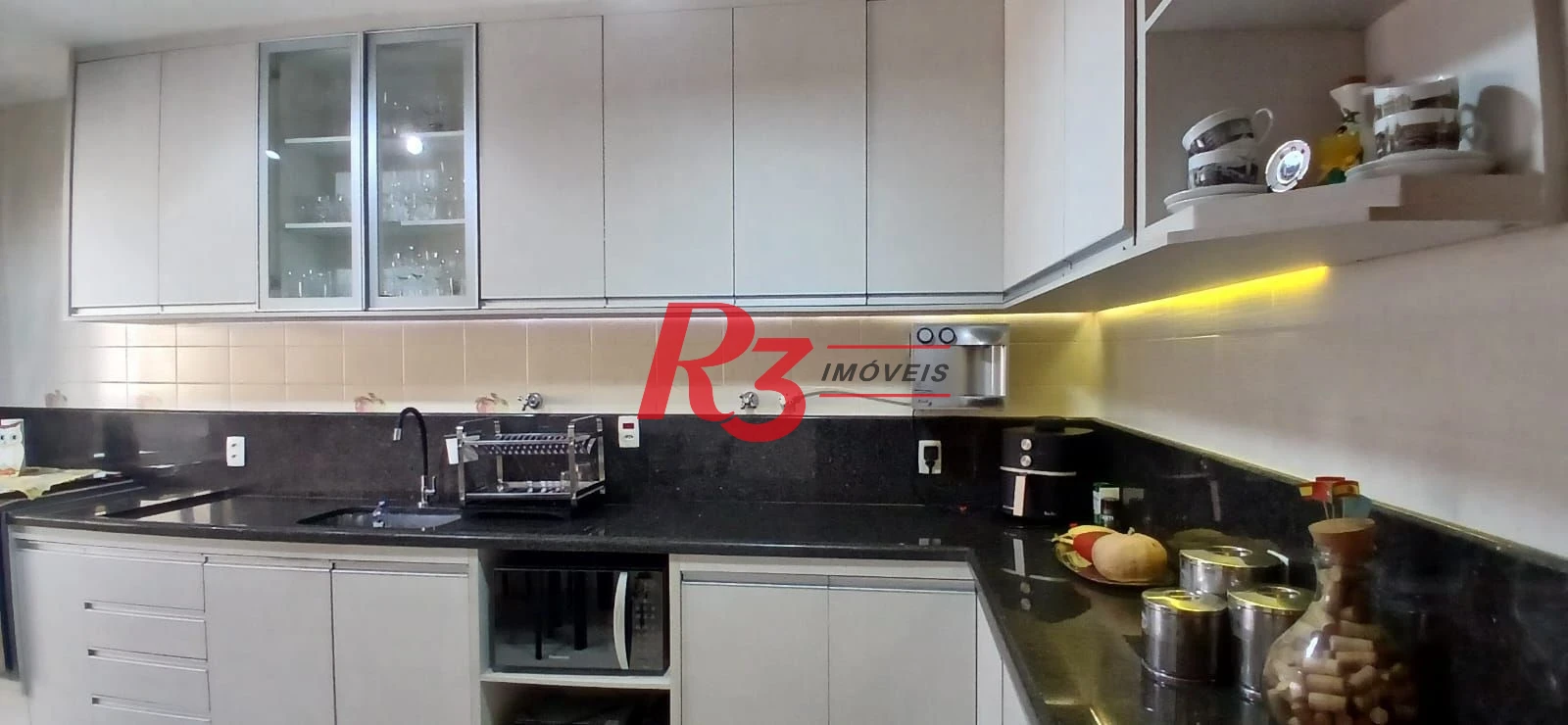 Apartamento com 3 dormitórios à venda, 155 m² por R$ 1.280.000,00 - Gonzaga - Santos/SP