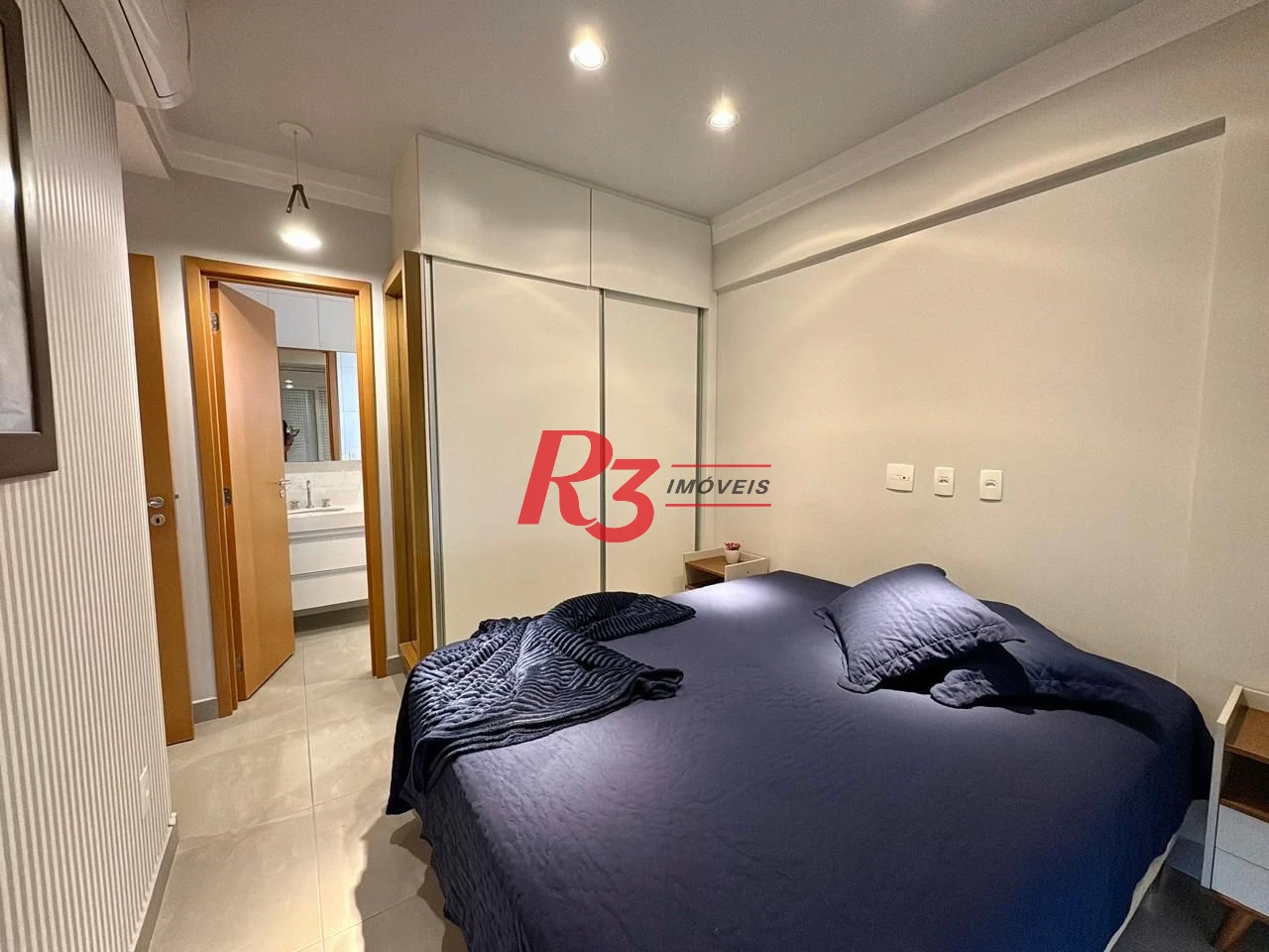 Apartamento com 2 dormitórios à venda, 73 m² por R$ 1.650.000,00 - Gonzaga - Santos/SP
