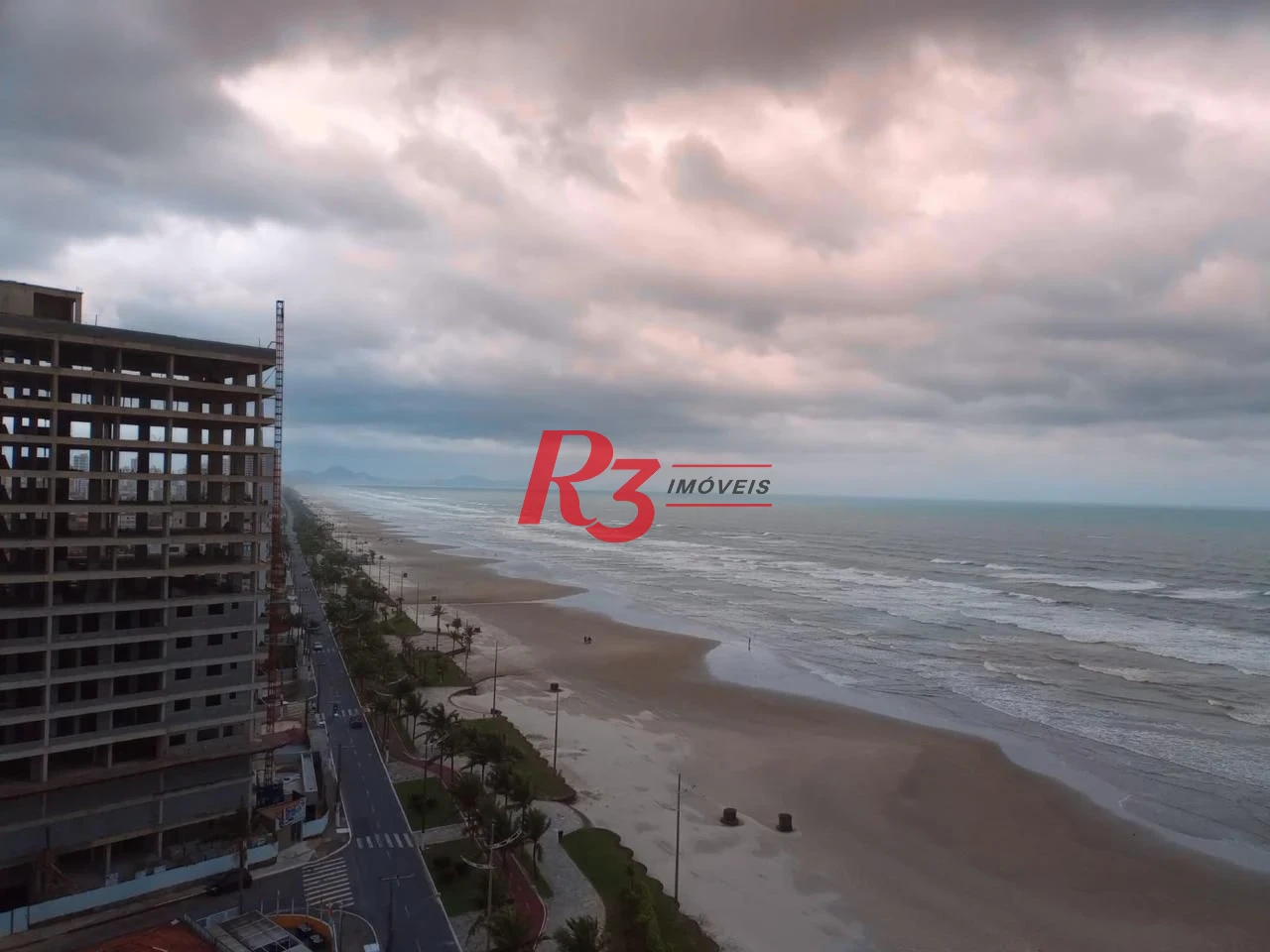 Apartamento com 3 dormitórios à venda, 128 m² por R$ 690.000,00 - Jardim Imperador - Praia Grande/SP