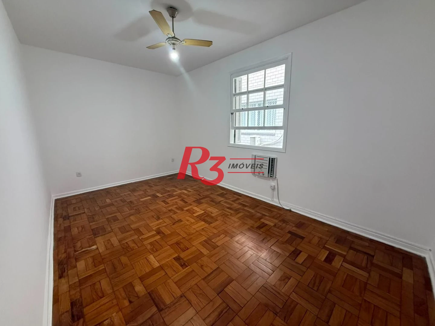 Apartamento com 2 dormitórios à venda, 96 m² por R$ 429.000,00 - Gonzaga - Santos/SP
