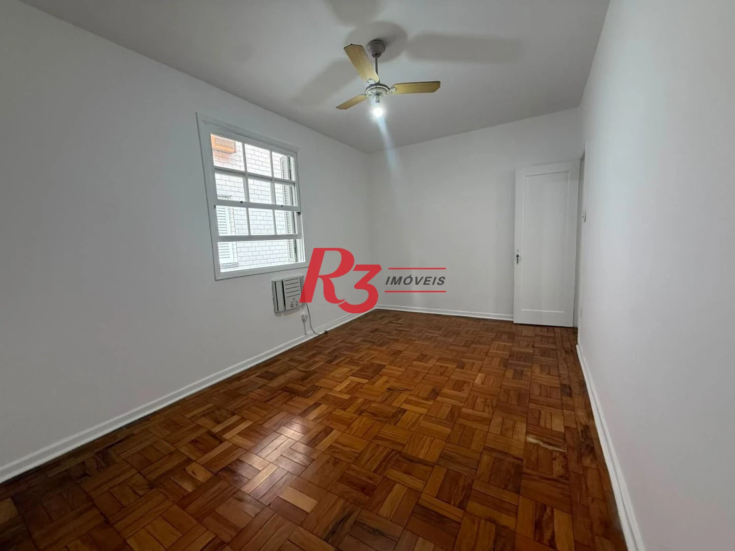Apartamento com 2 dormitórios à venda, 96 m² por R$ 429.000,00 - Gonzaga - Santos/SP