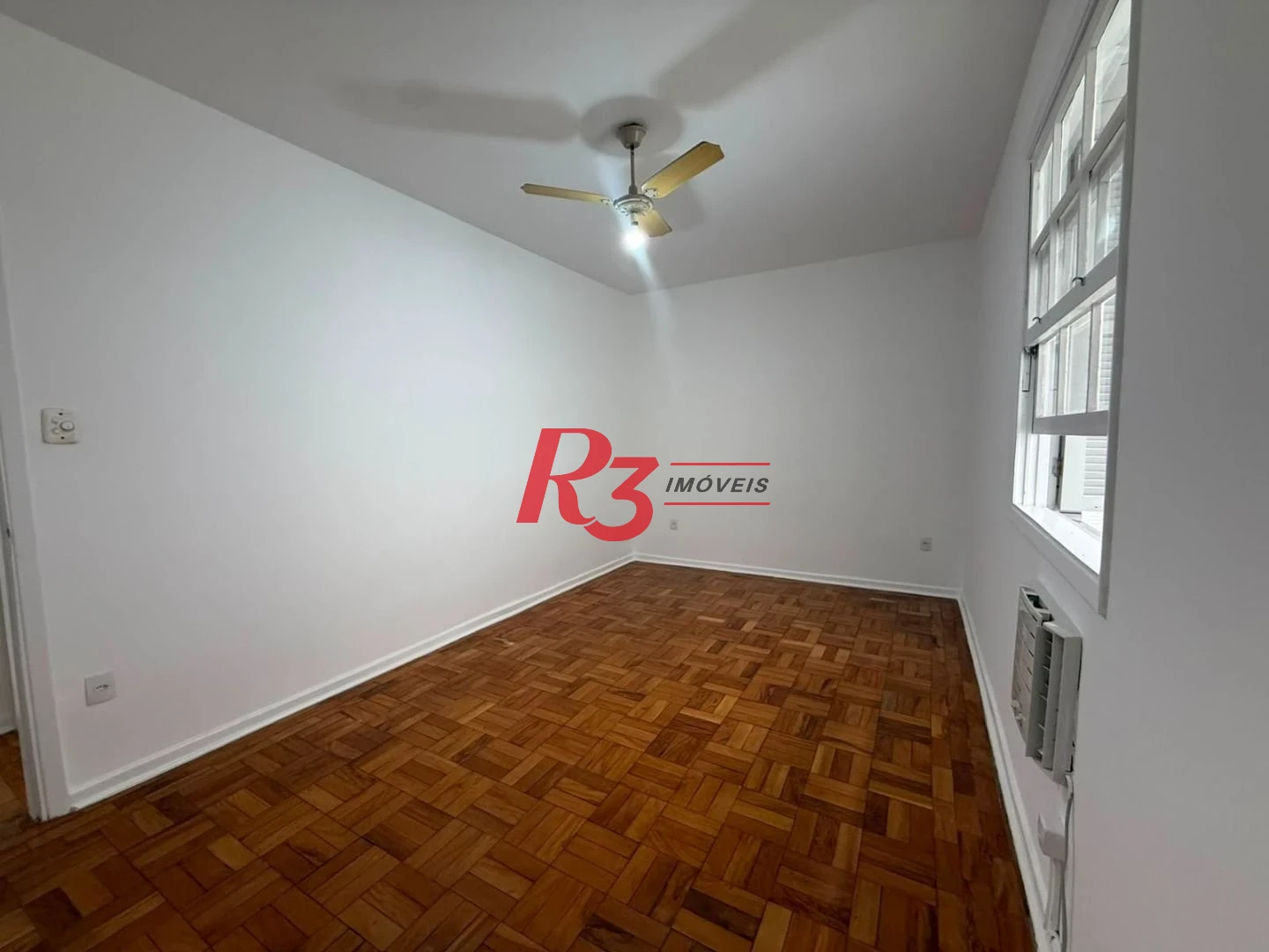 Apartamento com 2 dormitórios à venda, 96 m² por R$ 429.000,00 - Gonzaga - Santos/SP