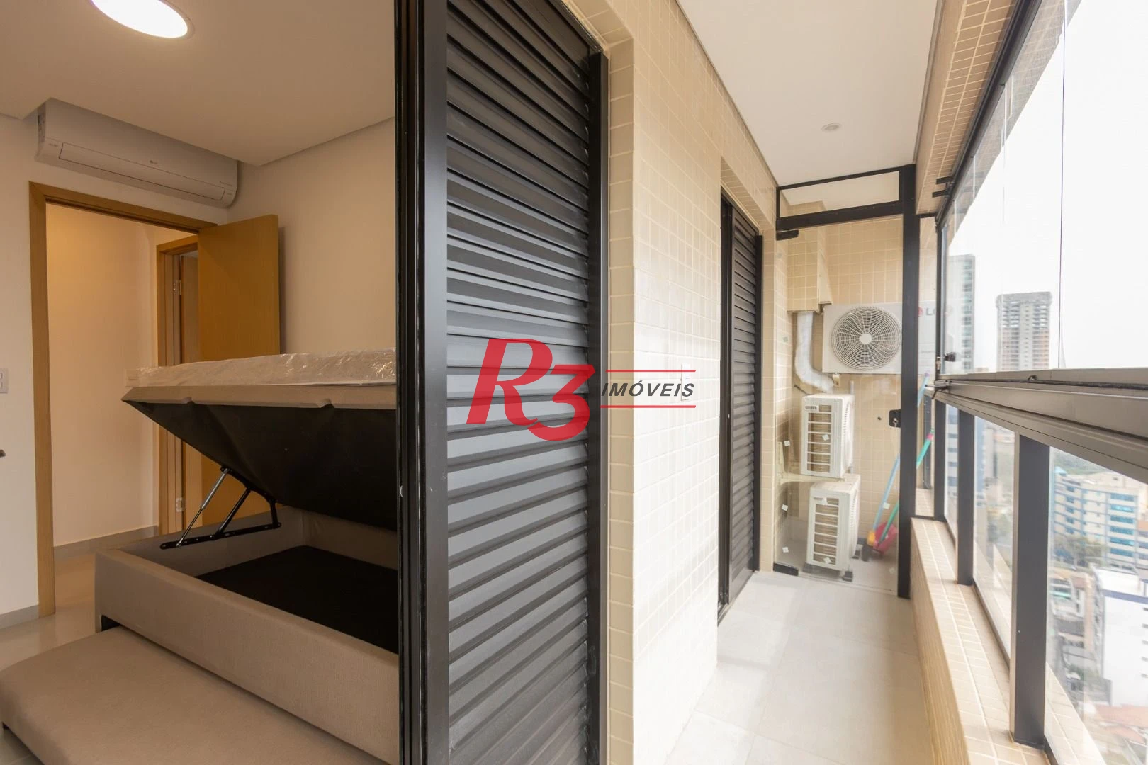 Apartamento com 2 dormitórios para alugar, 65 m² por R$ 7.800,00/mês - Ponta da Praia - Santos/SP