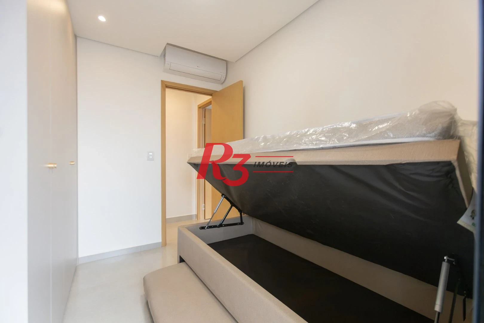 Apartamento com 2 dormitórios para alugar, 65 m² por R$ 7.800,00/mês - Ponta da Praia - Santos/SP