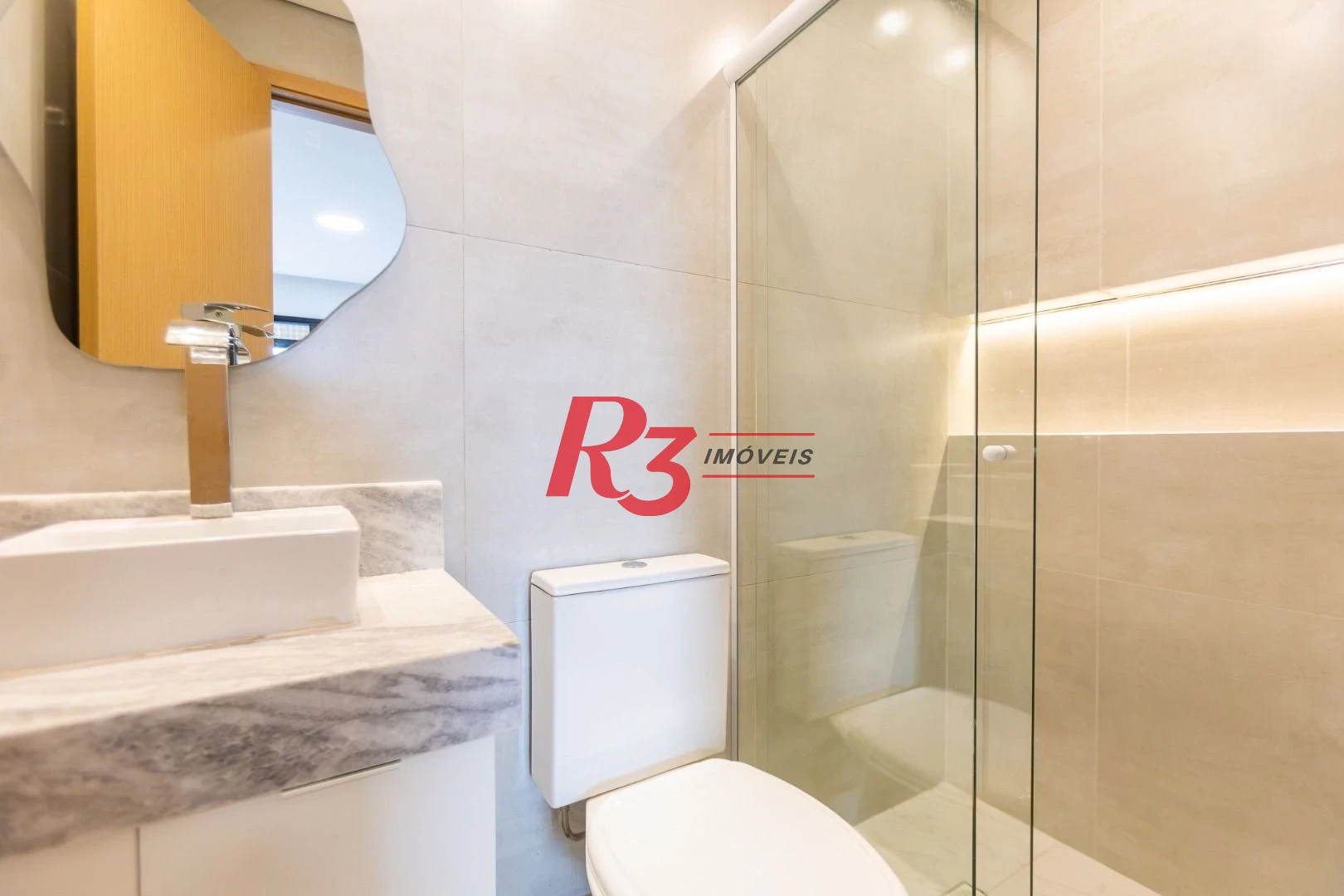 Apartamento com 2 dormitórios para alugar, 65 m² por R$ 7.800,00/mês - Ponta da Praia - Santos/SP