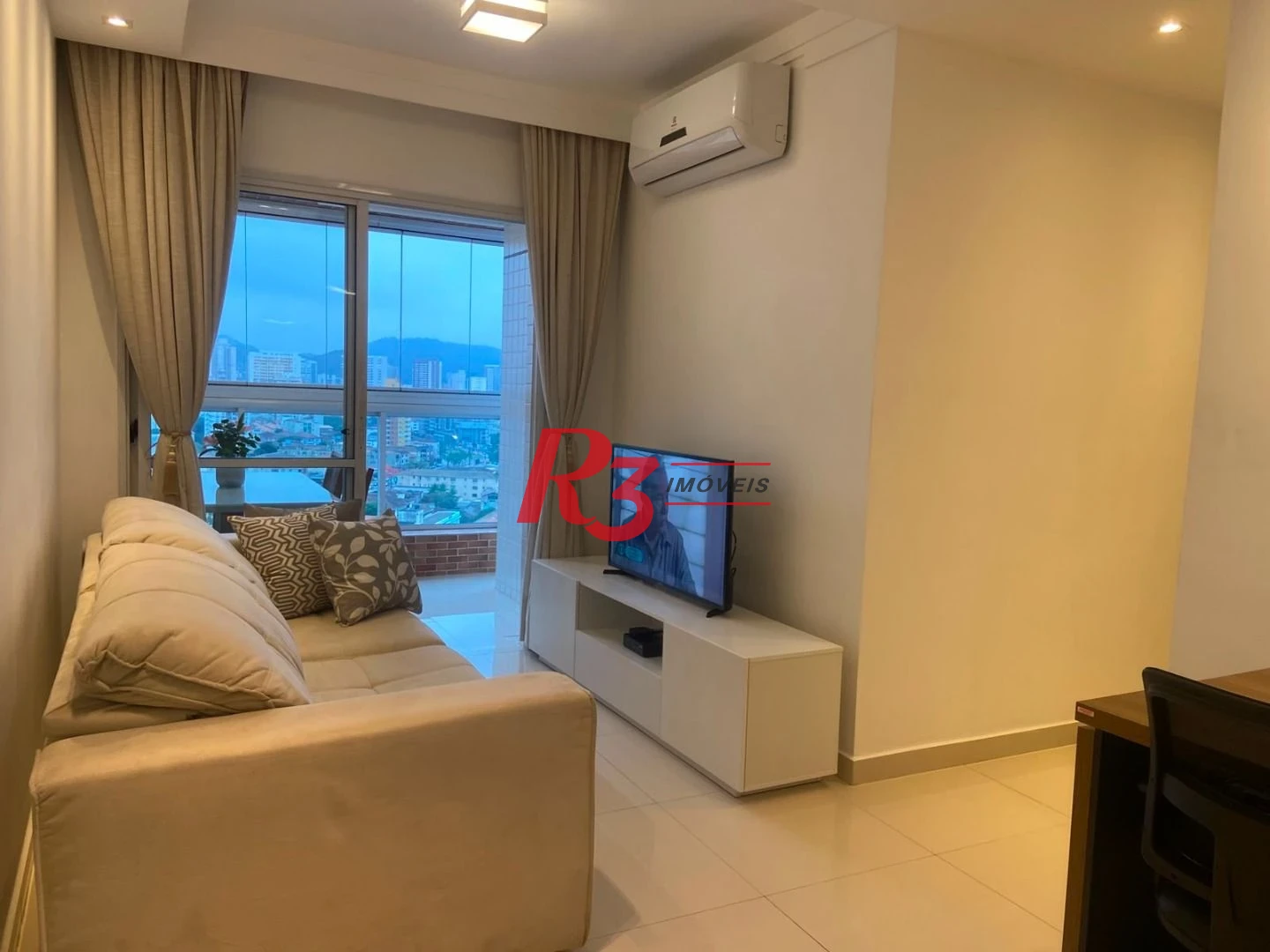 Apartamento com 1 dormitório para alugar, 49 m² por R$ 4.000,00/mês - Macuco - Santos/SP