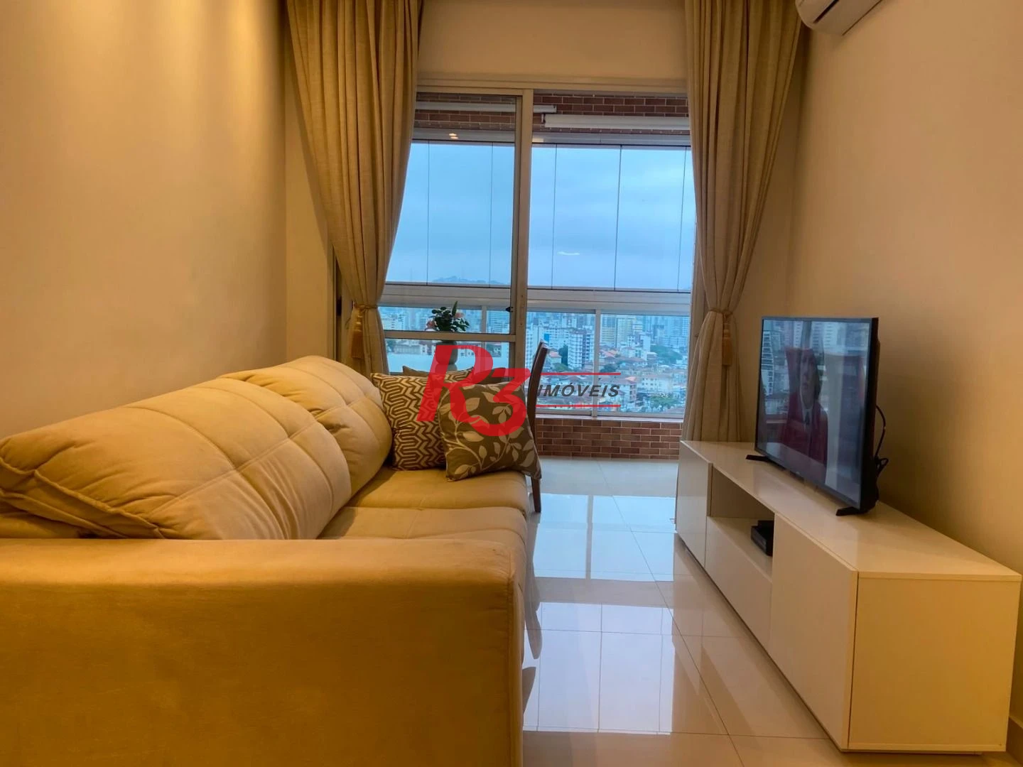 Apartamento com 1 dormitório para alugar, 49 m² por R$ 4.000,00/mês - Macuco - Santos/SP
