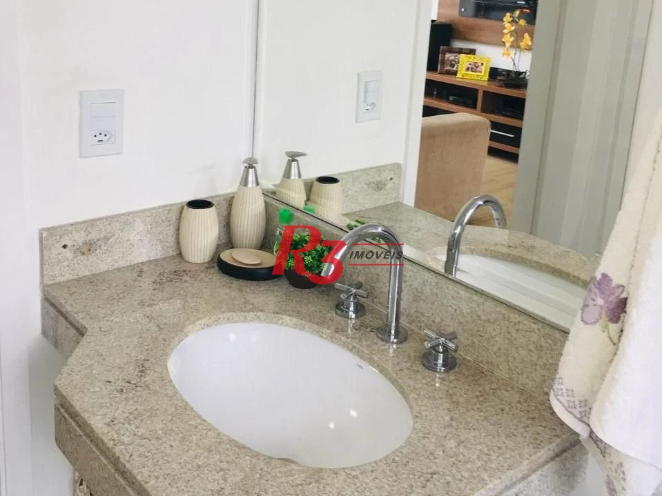 Apartamento com 2 dormitórios à venda, 74 m² por R$ 680.000,00 - José Menino - Santos/SP