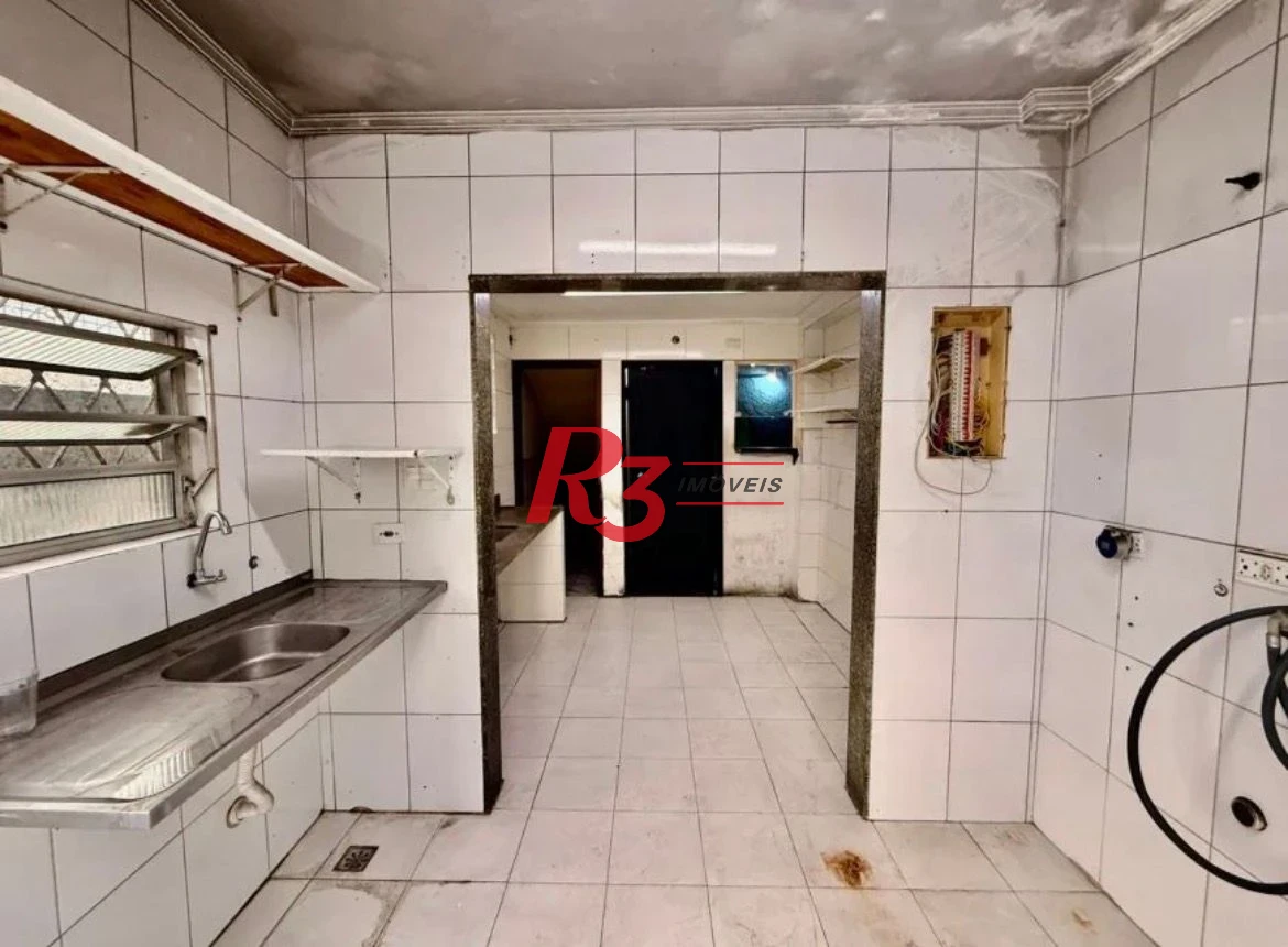 Sobrado com 3 dormitórios para alugar, 300 m² por R$ 8.000,02/mês - José Menino - Santos/SP