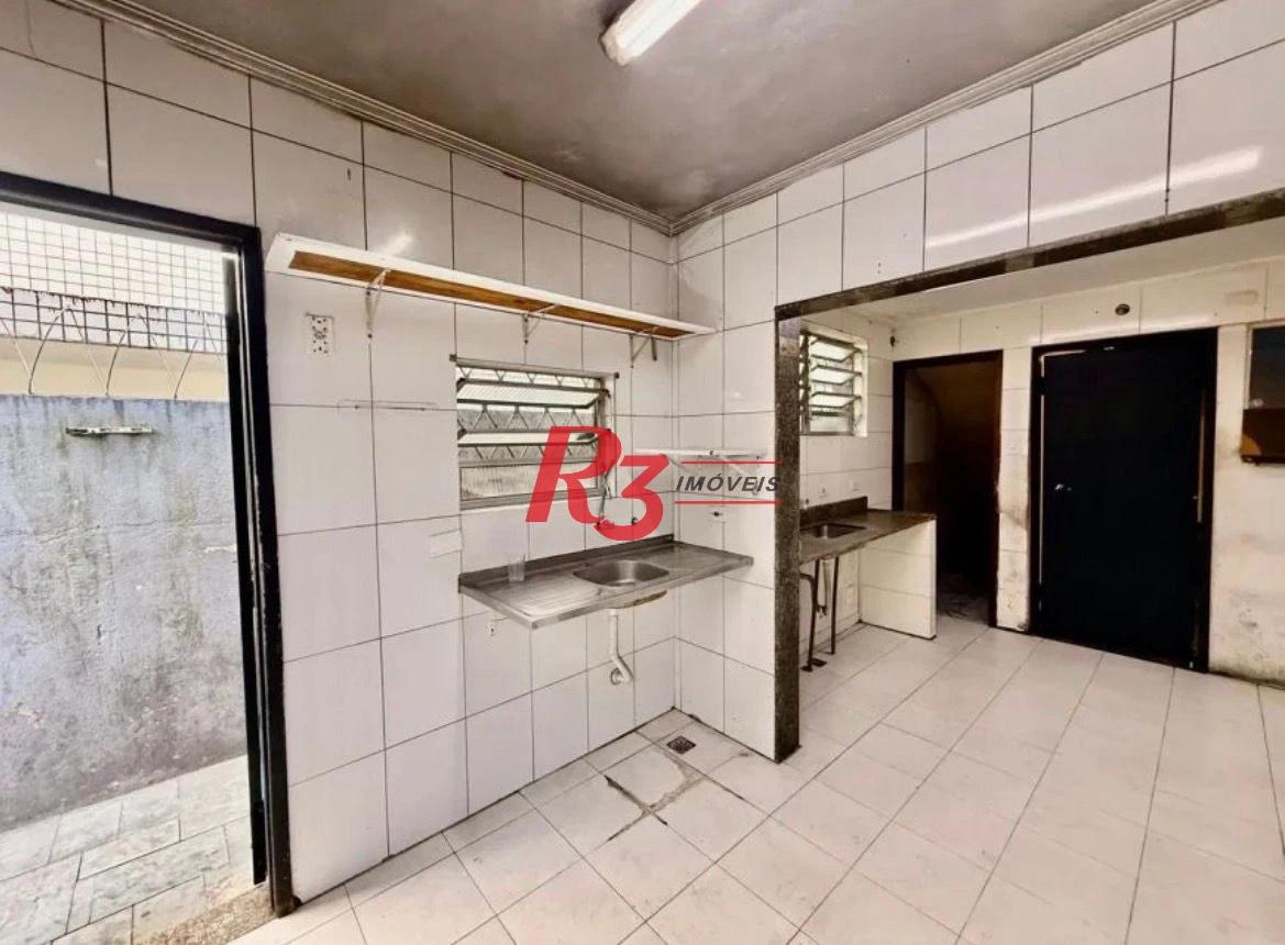 Sobrado com 3 dormitórios para alugar, 300 m² por R$ 8.000,02/mês - José Menino - Santos/SP