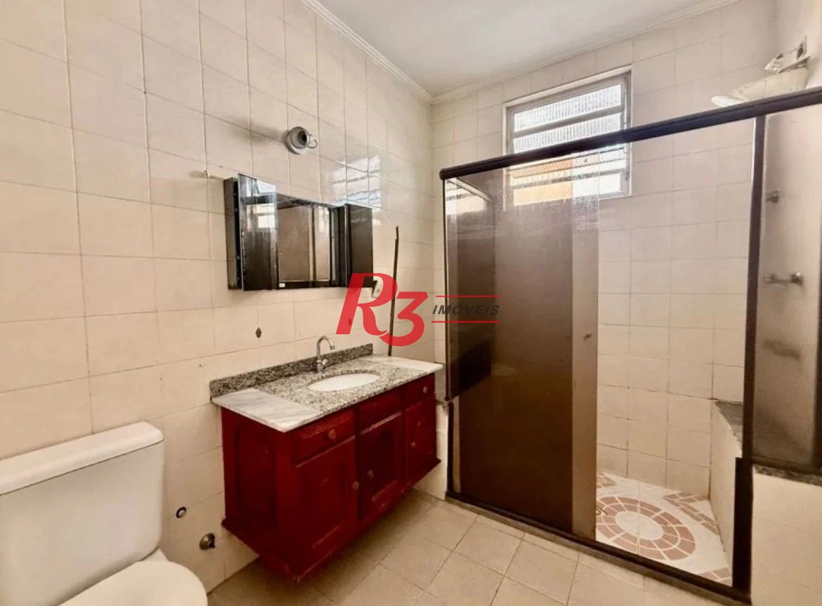Sobrado com 3 dormitórios para alugar, 300 m² por R$ 8.000,02/mês - José Menino - Santos/SP