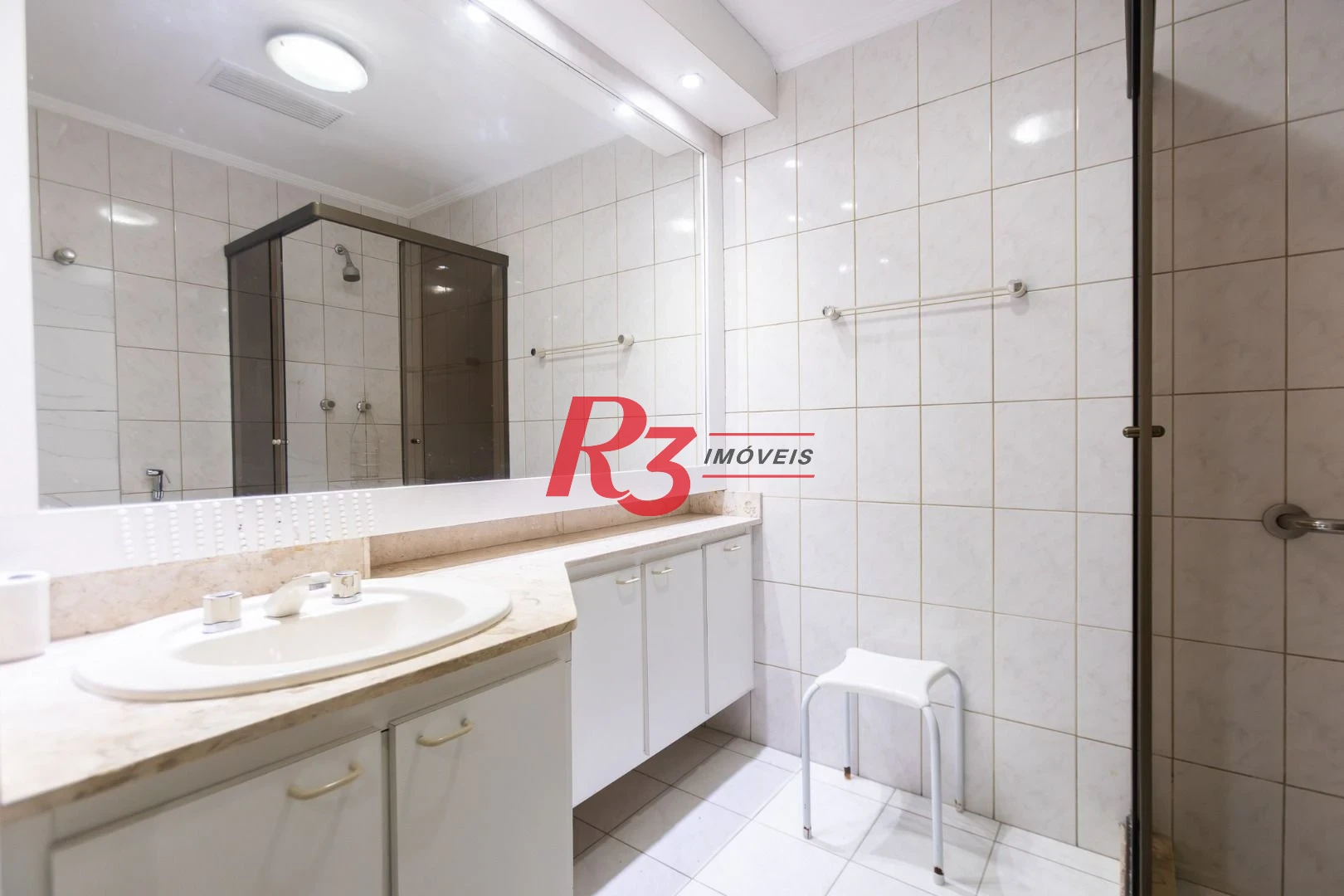 Flat com 2 dormitórios à venda, 70 m² por R$ 520.000,00 - Gonzaga - Santos/SP