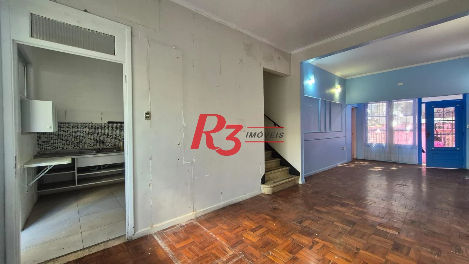 Sobrado com 3 dormitórios à venda, 195 m² por R$ 1.300.000,00 - Gonzaga - Santos/SP