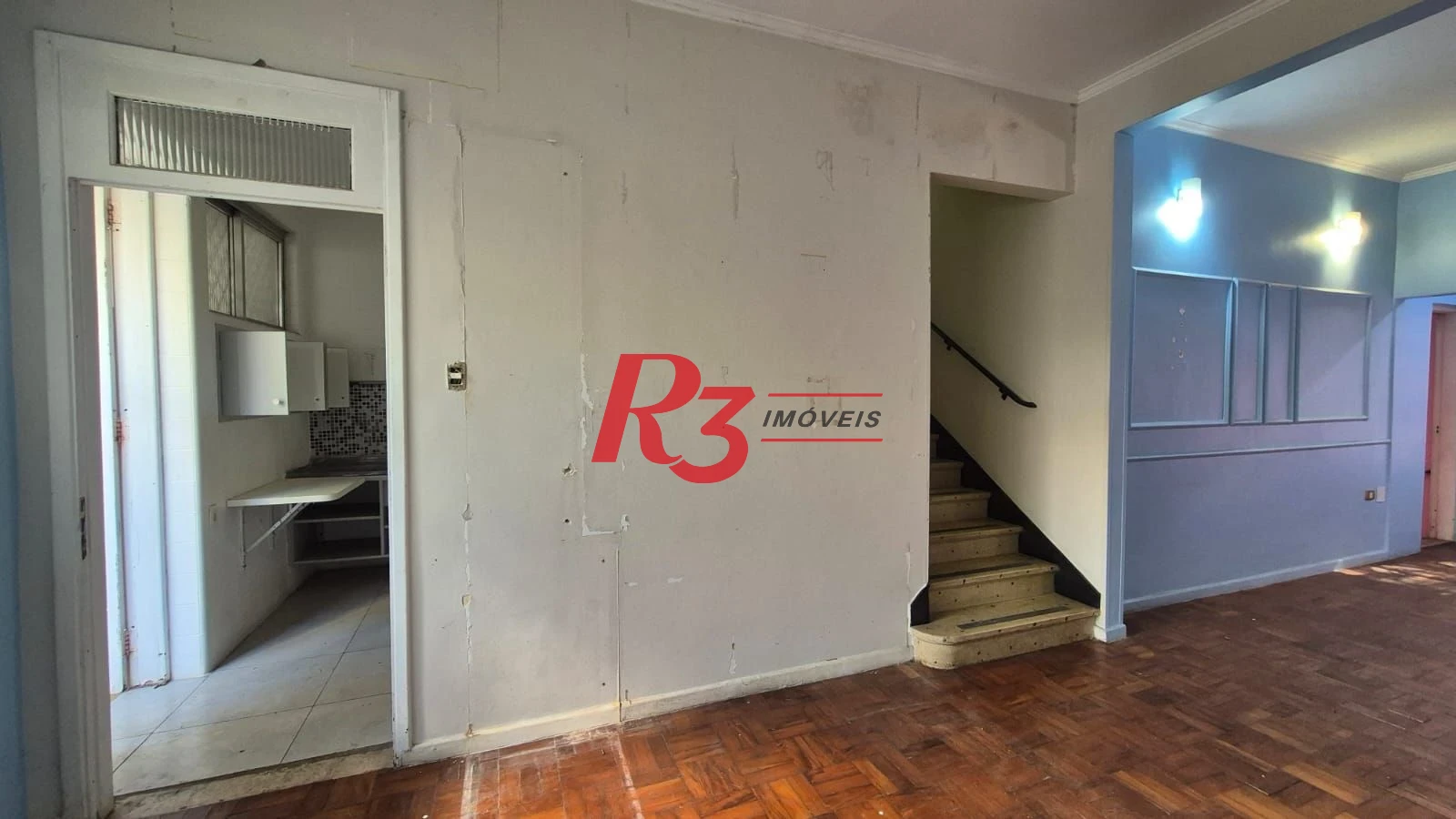 Sobrado com 3 dormitórios à venda, 195 m² por R$ 1.300.000,00 - Gonzaga - Santos/SP