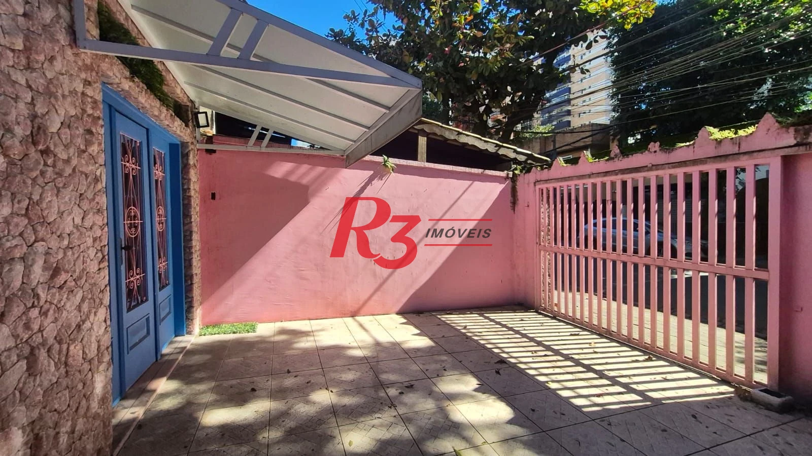 Sobrado com 3 dormitórios à venda, 195 m² por R$ 1.300.000,00 - Gonzaga - Santos/SP
