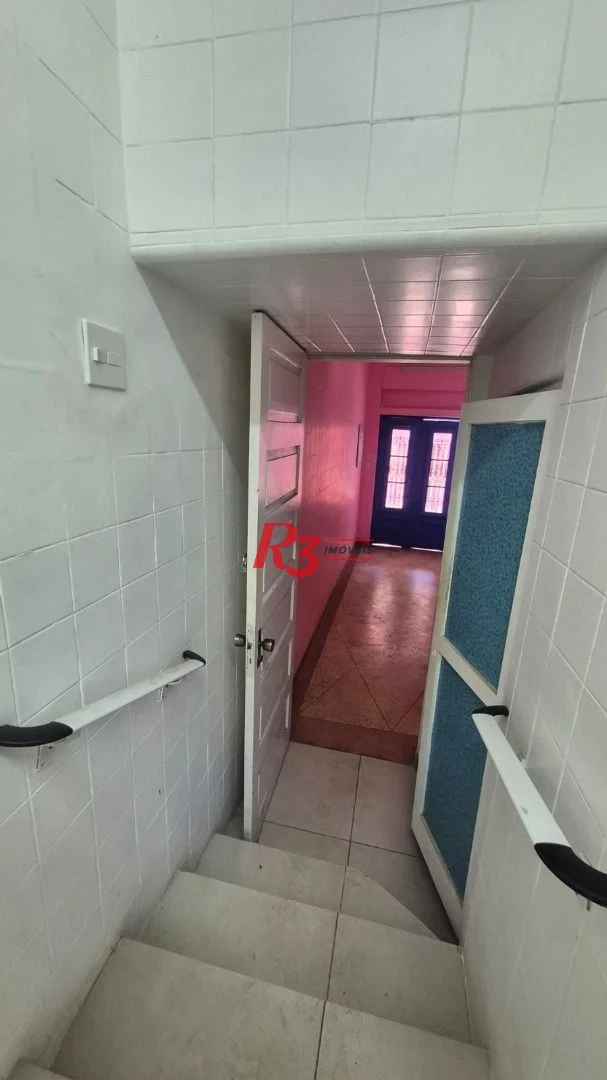 Sobrado com 3 dormitórios à venda, 195 m² por R$ 1.300.000,00 - Gonzaga - Santos/SP