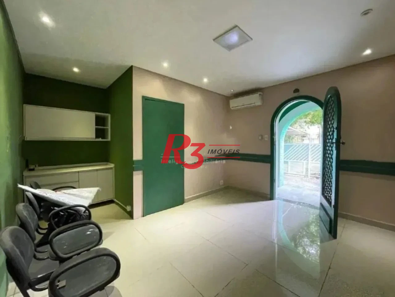 Casa com 3 dormitórios, 350 m² - venda por R$ 1.200.000,00 ou aluguel por R$ 7.500,00/mês - Gonzaga - Santos/SP