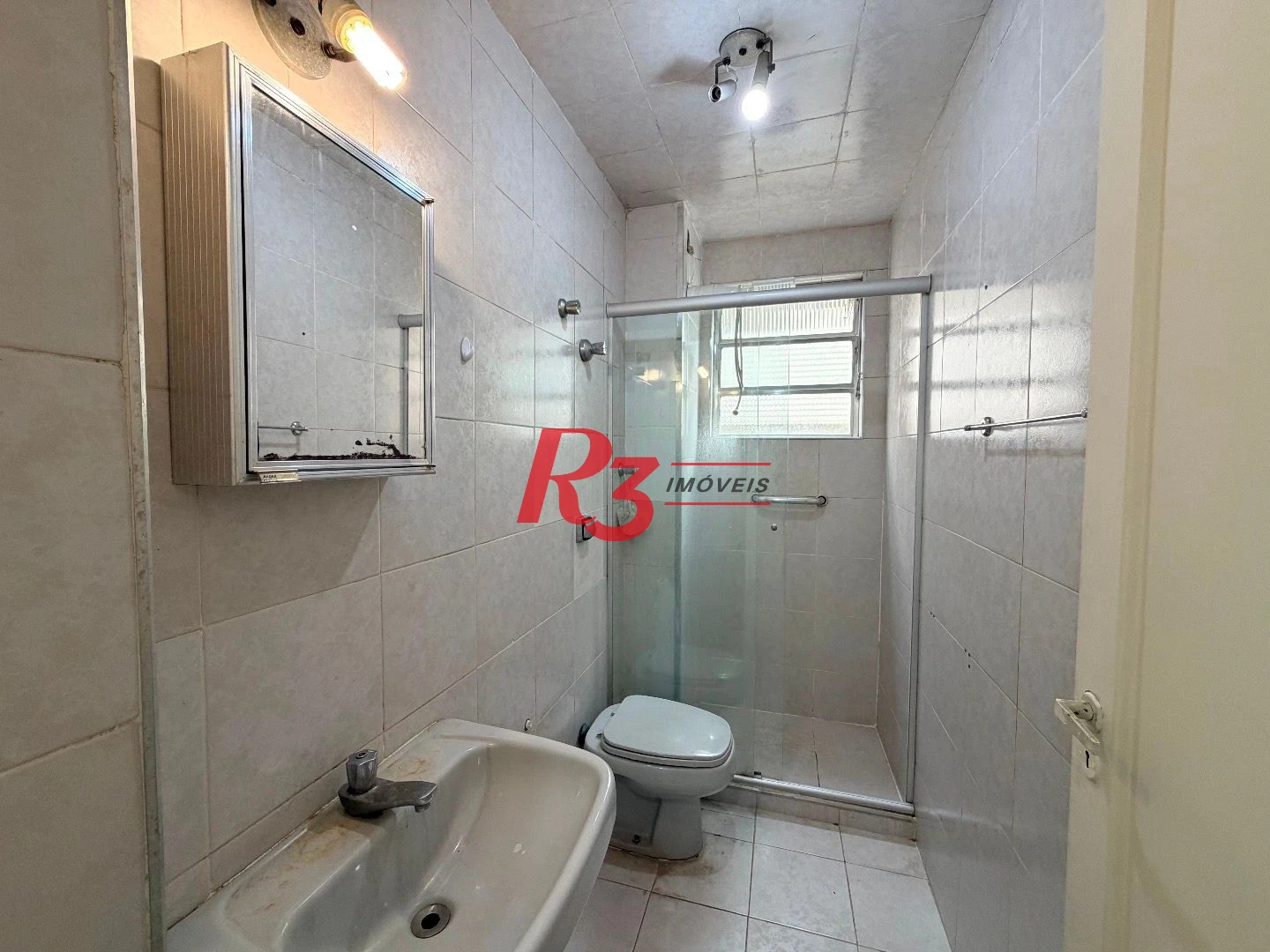 Apartamento para alugar, 44 m² por R$ 3.100,00/mês - Gonzaga - Santos/SP