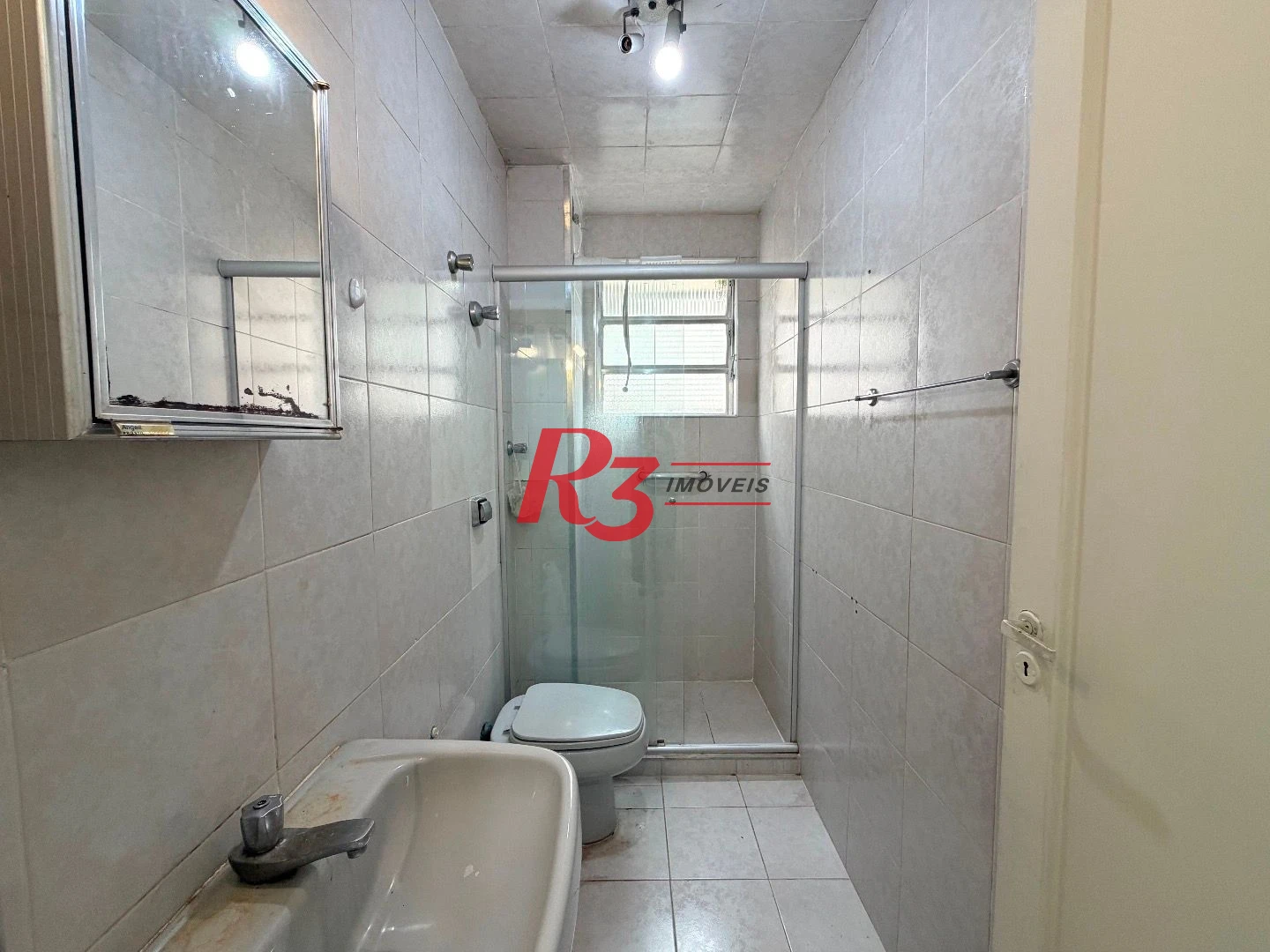 Apartamento para alugar, 44 m² por R$ 3.100,00/mês - Gonzaga - Santos/SP
