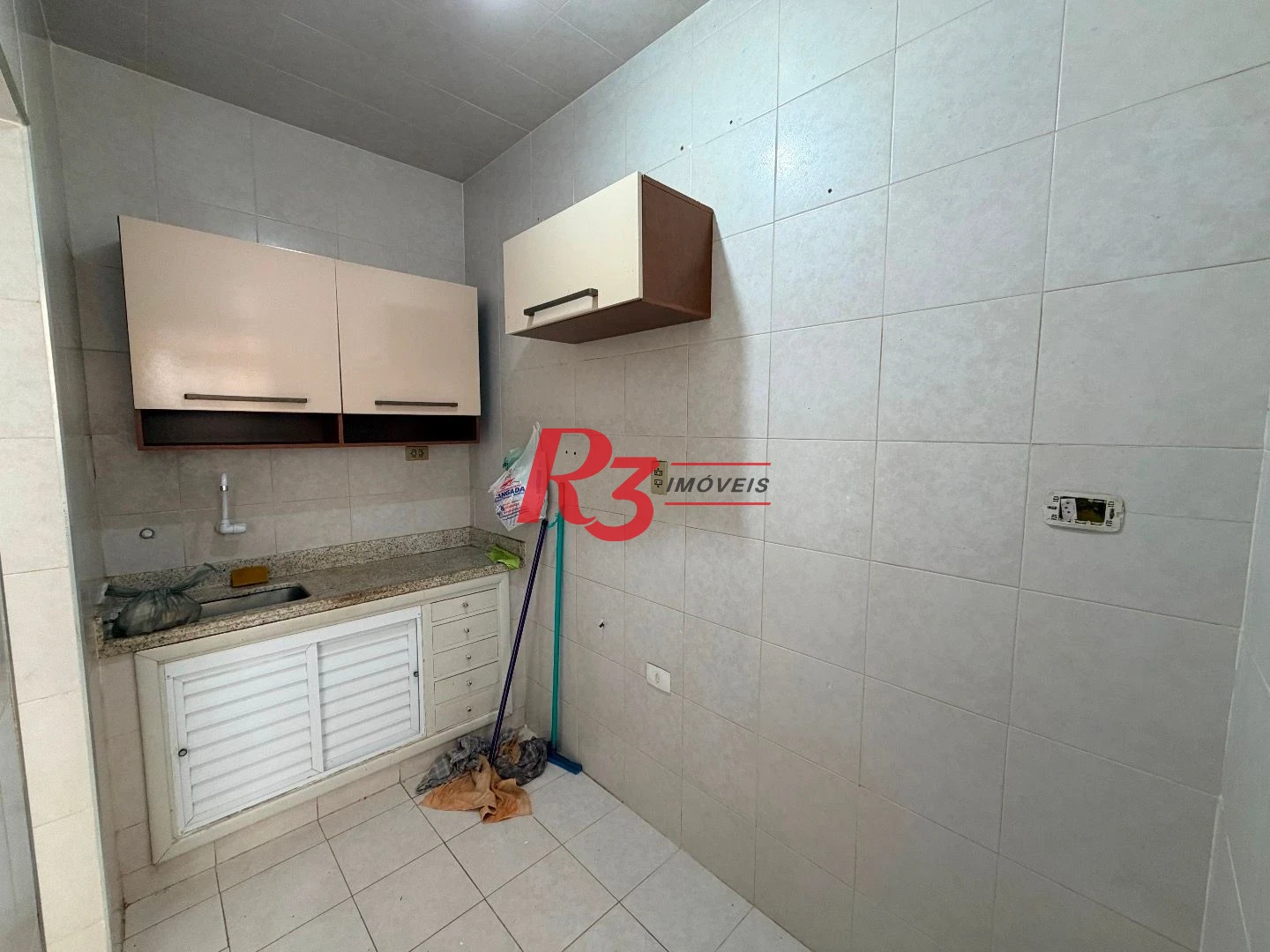 Apartamento para alugar, 44 m² por R$ 3.100,00/mês - Gonzaga - Santos/SP