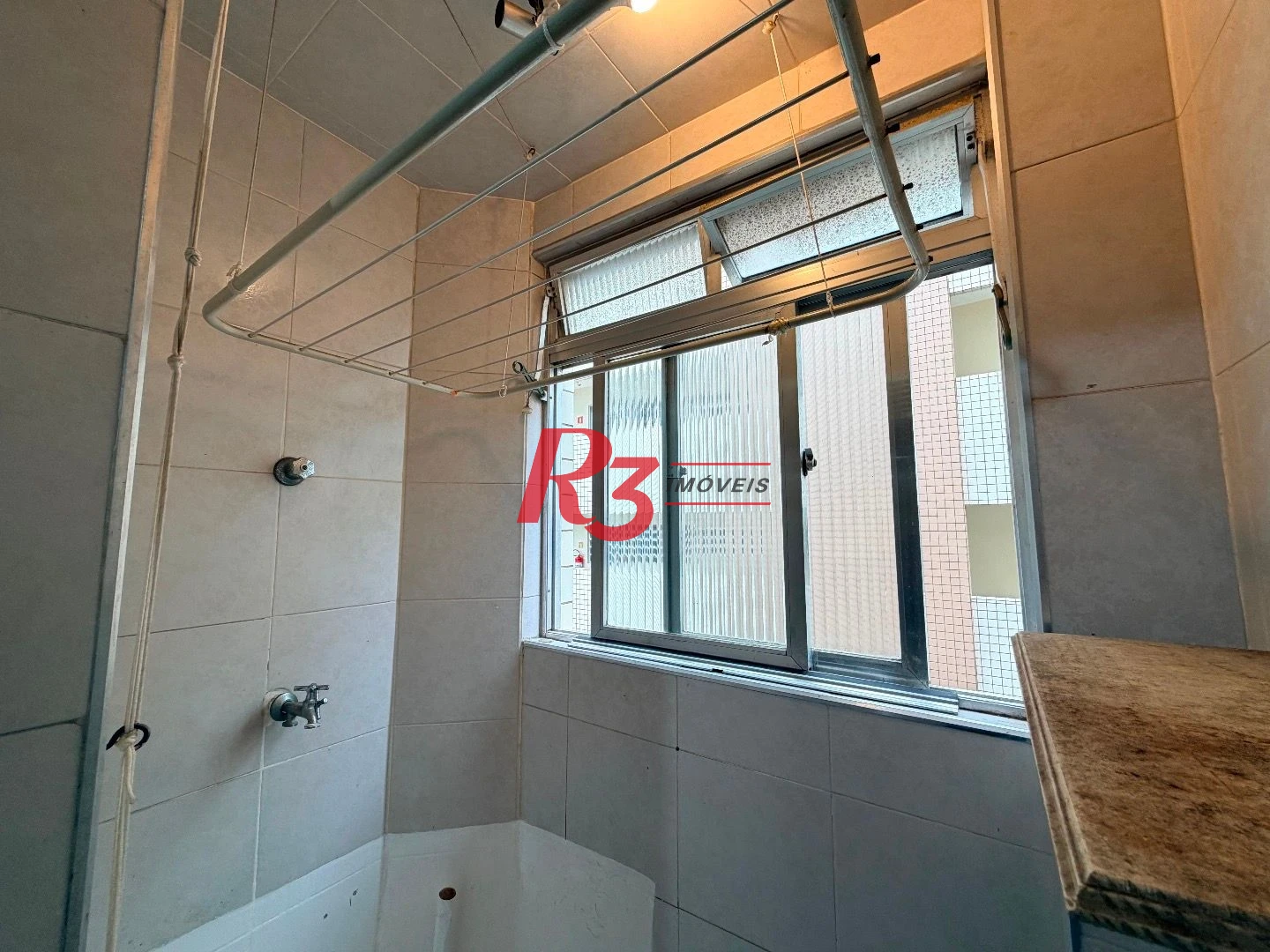 Apartamento para alugar, 44 m² por R$ 3.100,00/mês - Gonzaga - Santos/SP