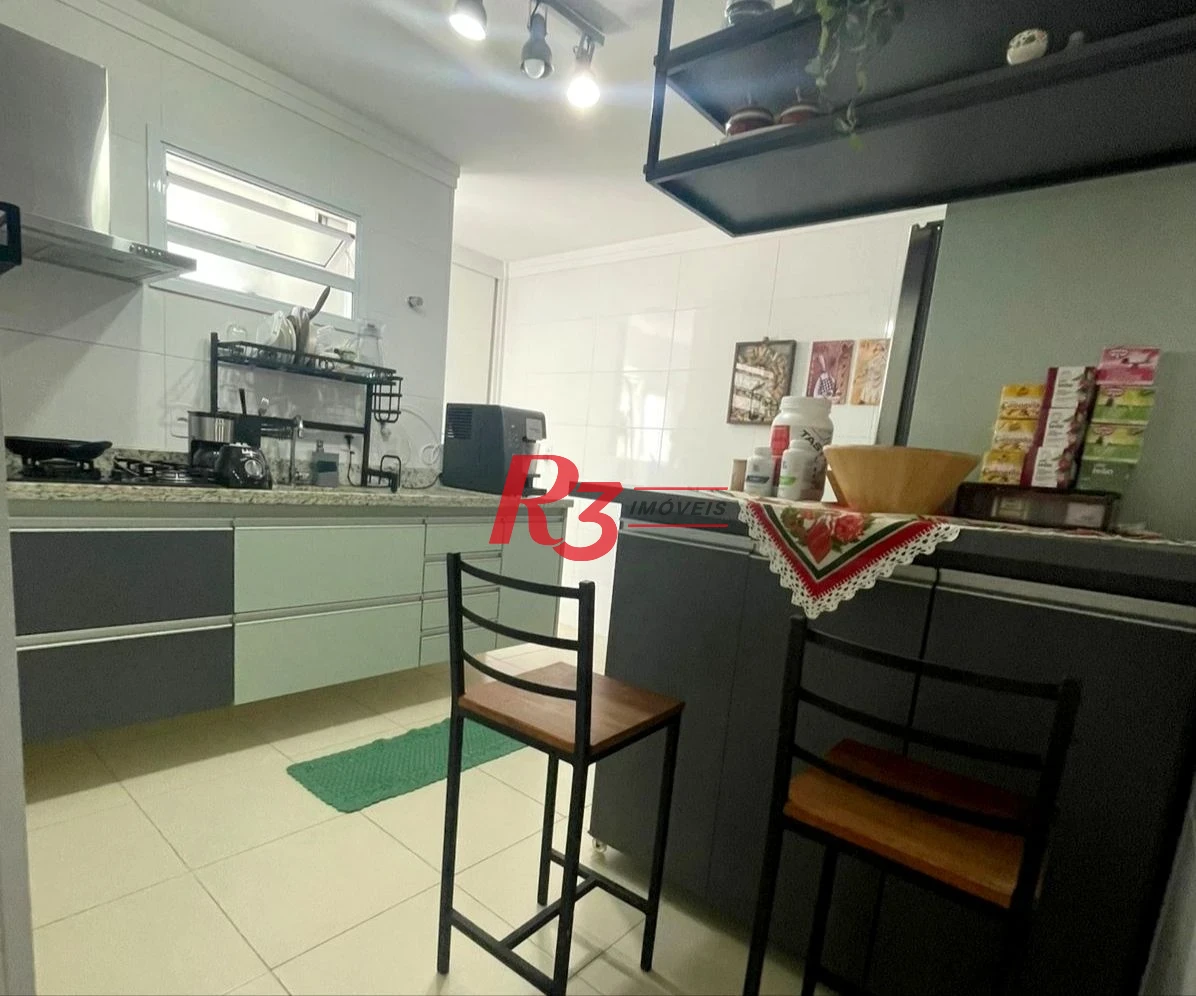 Apartamento com 2 dormitórios à venda, 68 m² por R$ 720.000,00 - Embaré - Santos/SP